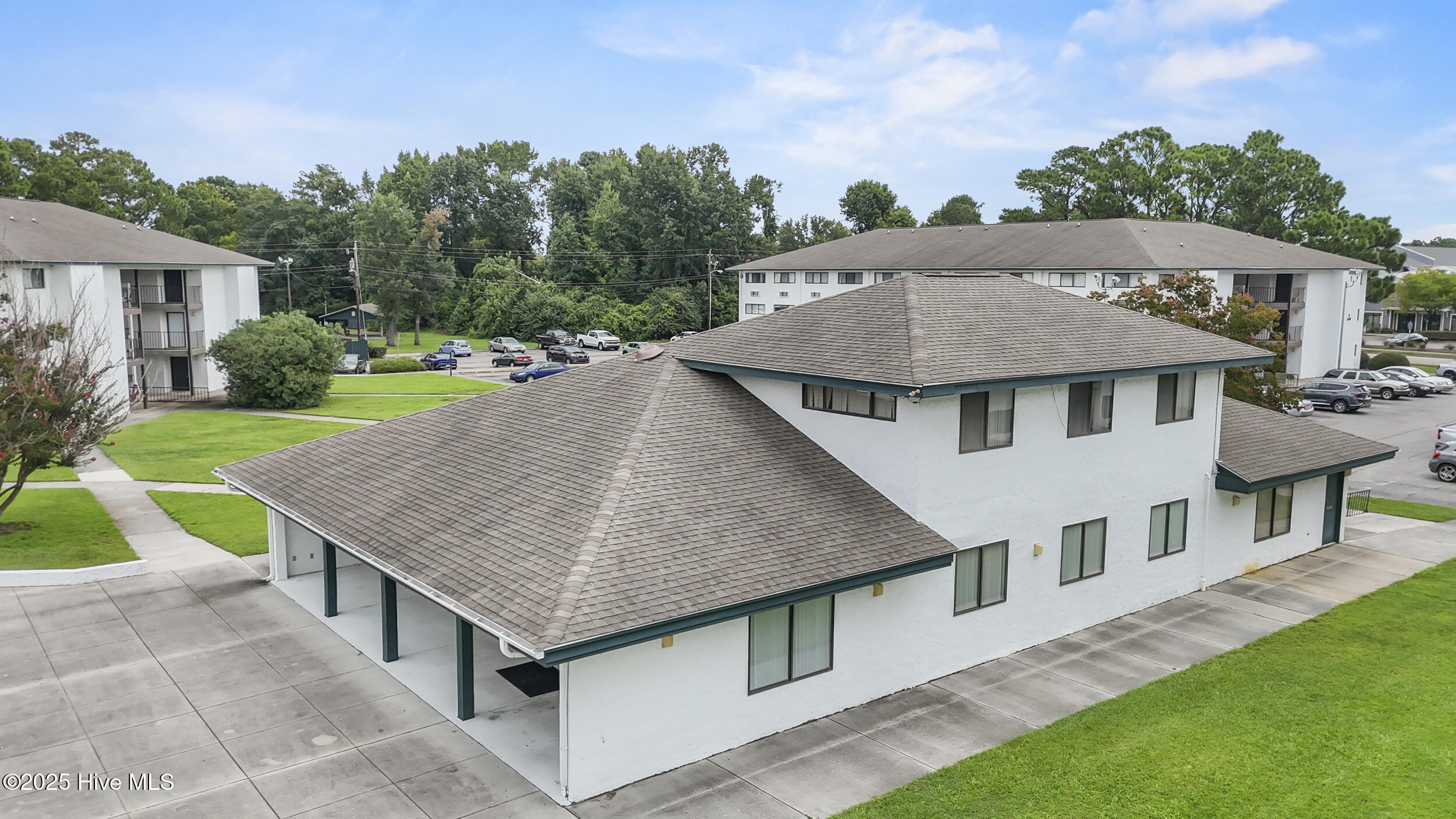 100533245 | Photo 19