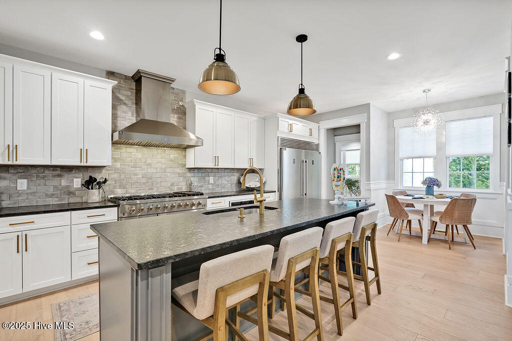 100521530 | Photo 14