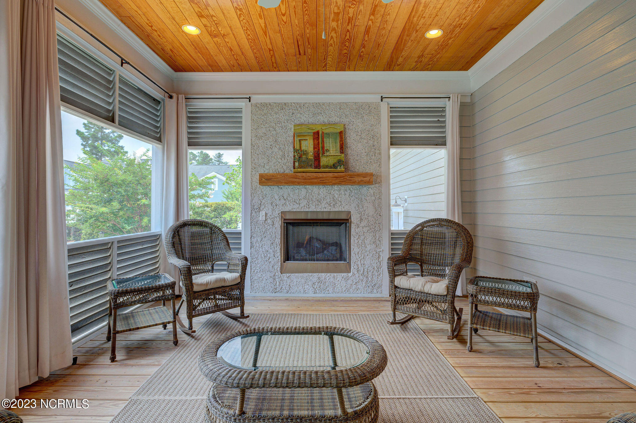 100568046 | Photo 19