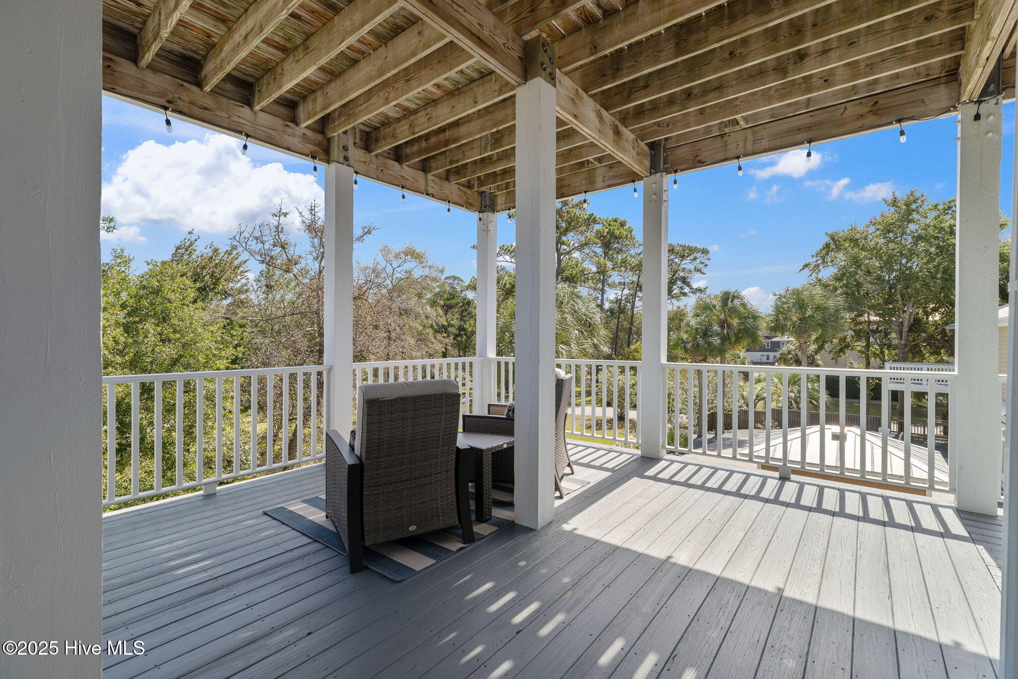 100548263 | Photo 55