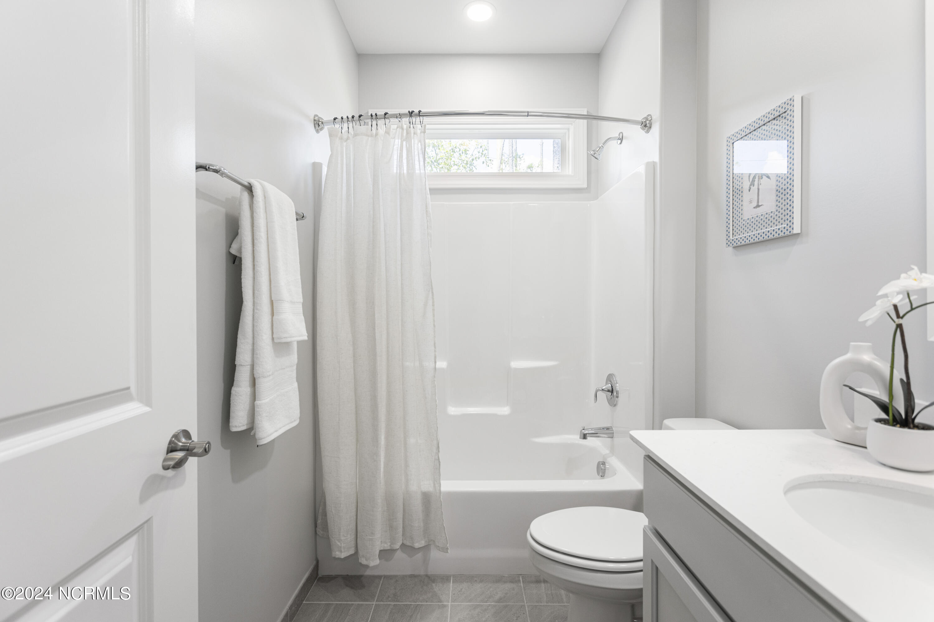 100568554 | Photo 46