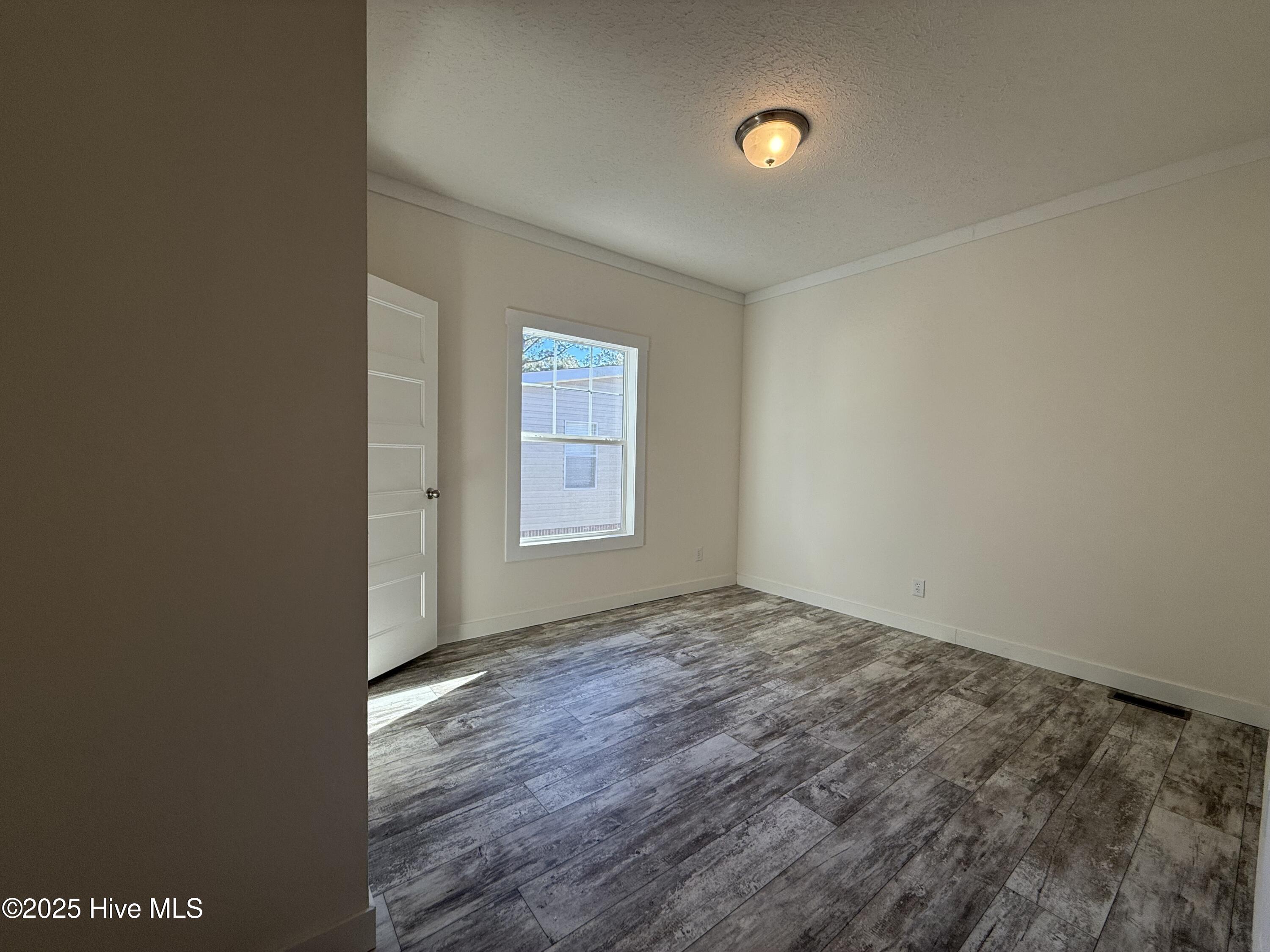 100558282 | Photo 17