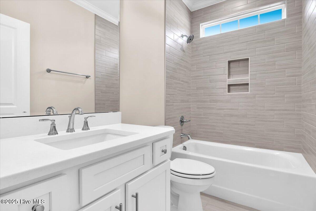 100505853 | Photo 52