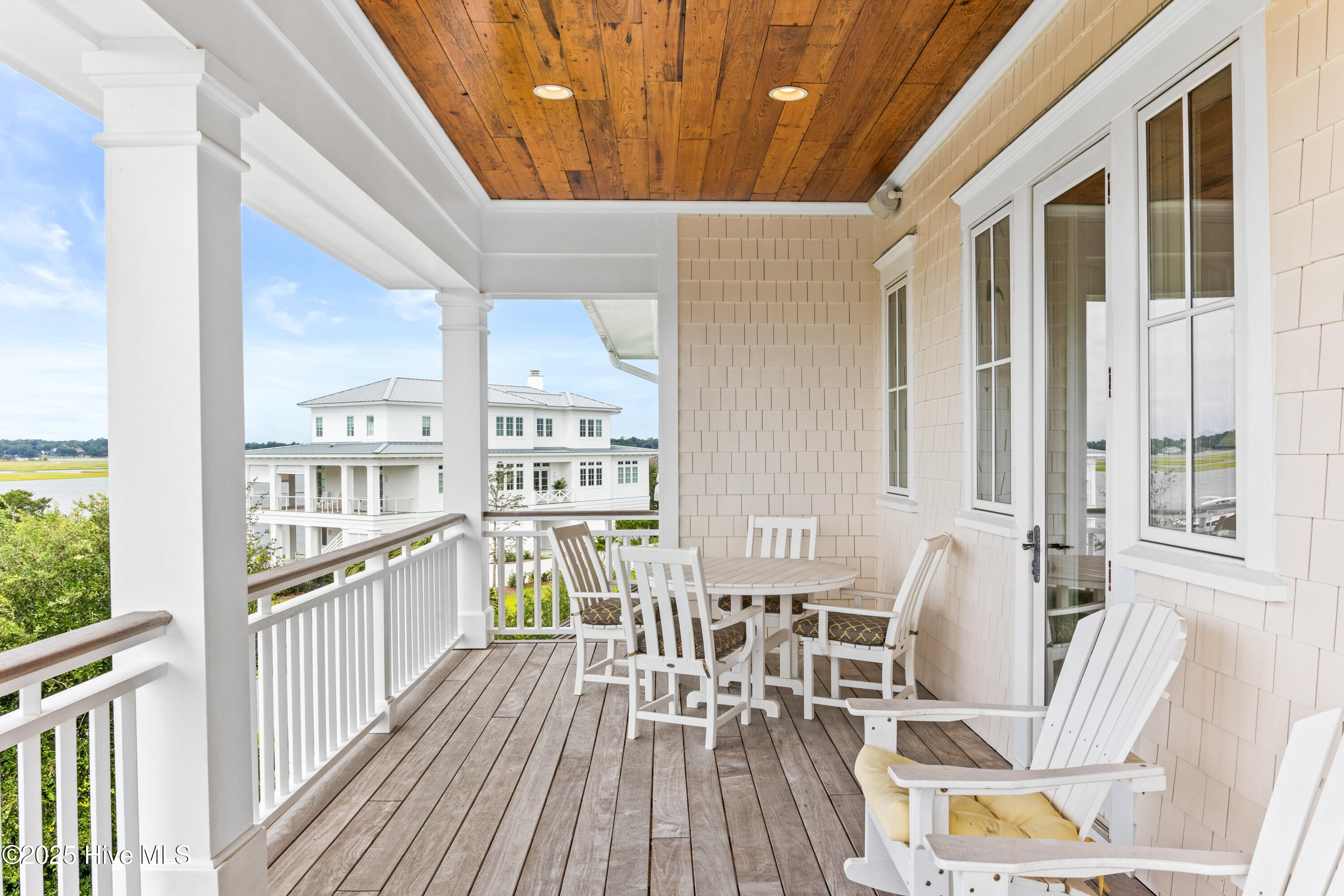 100531006 | Photo 37