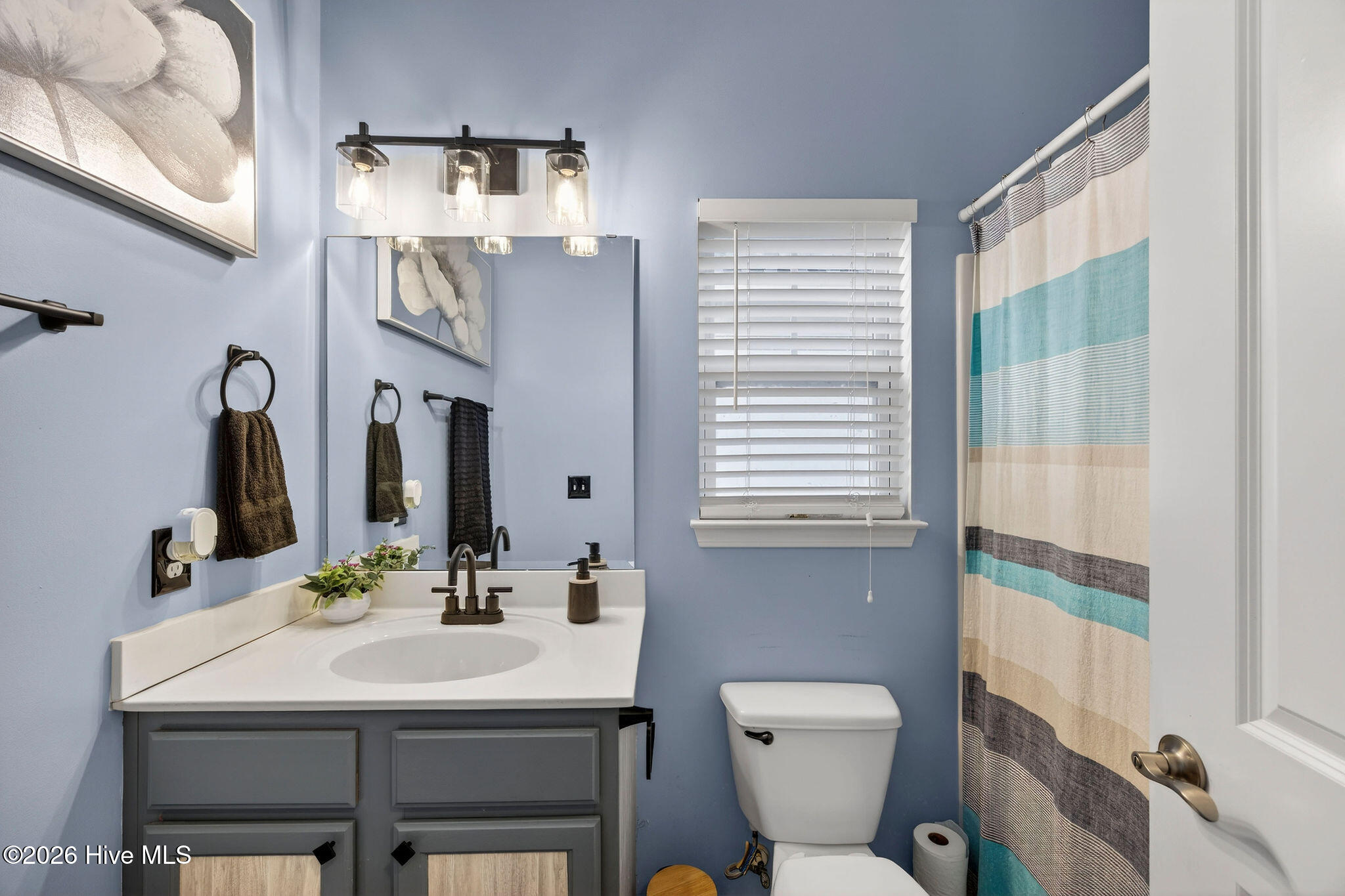 100557620 | Photo 22