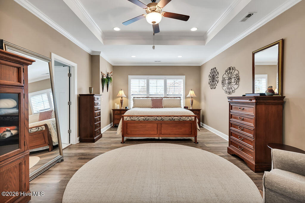 100561587 | Photo 26