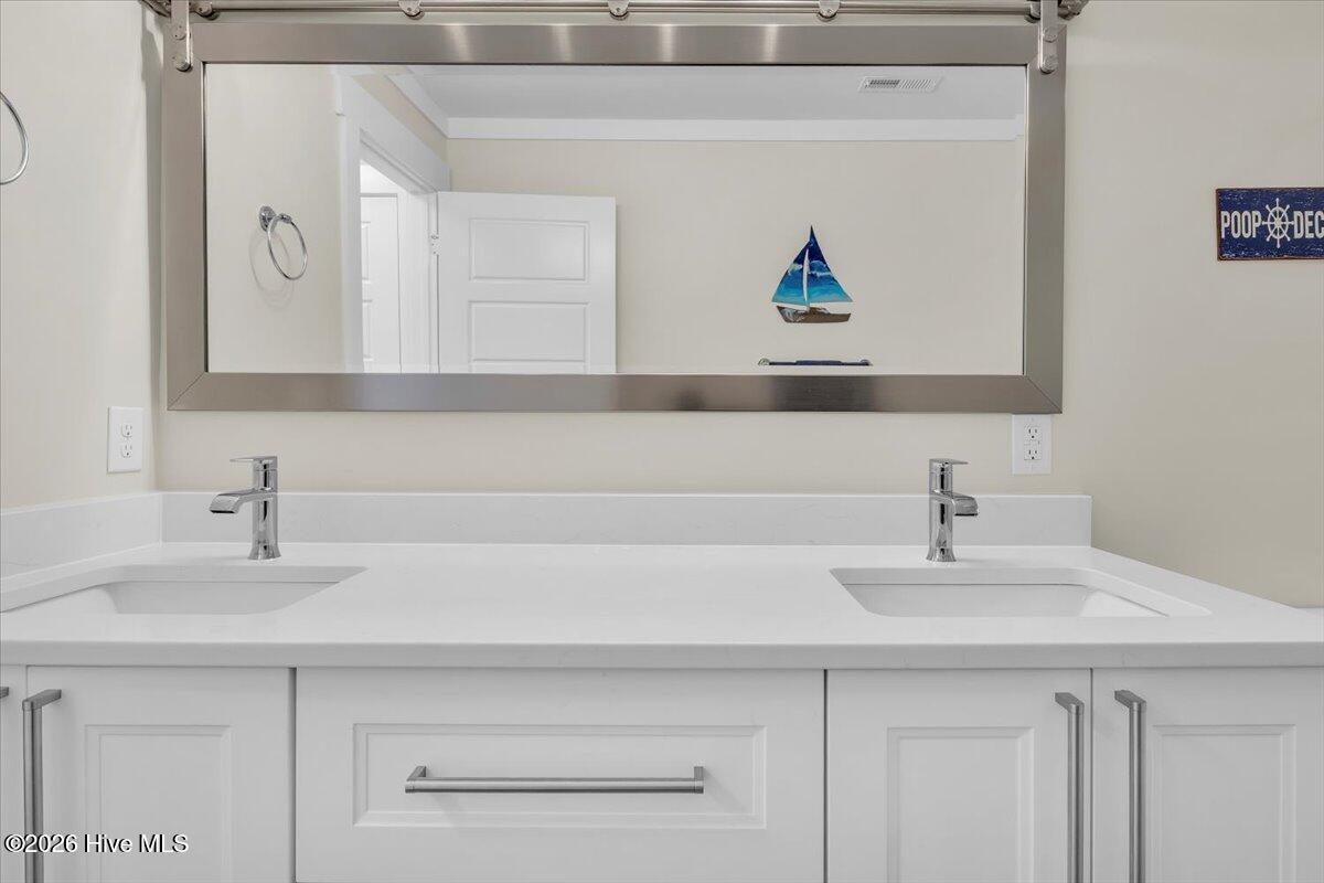 100550591 | Photo 38