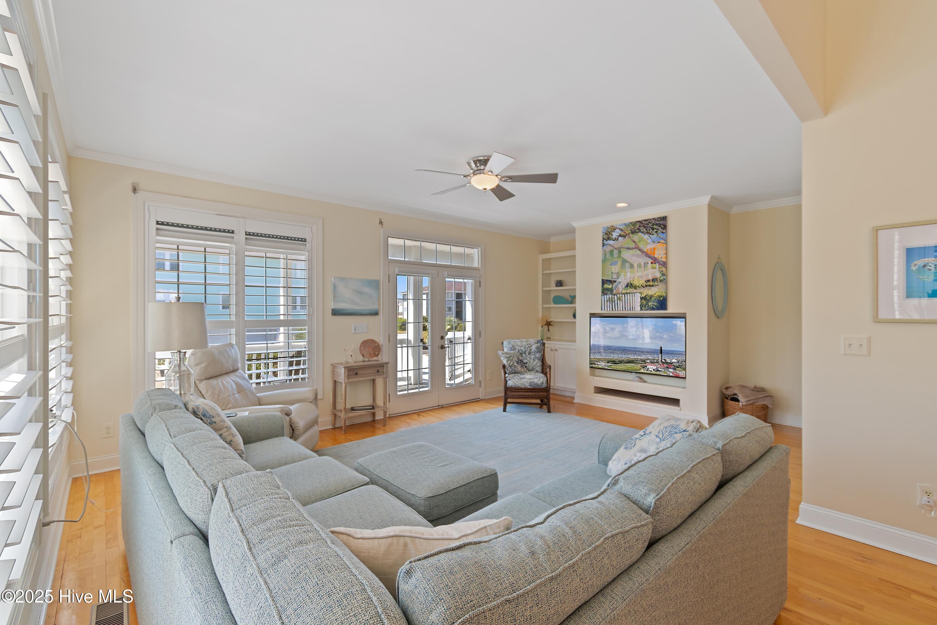 100533940 | Photo 14