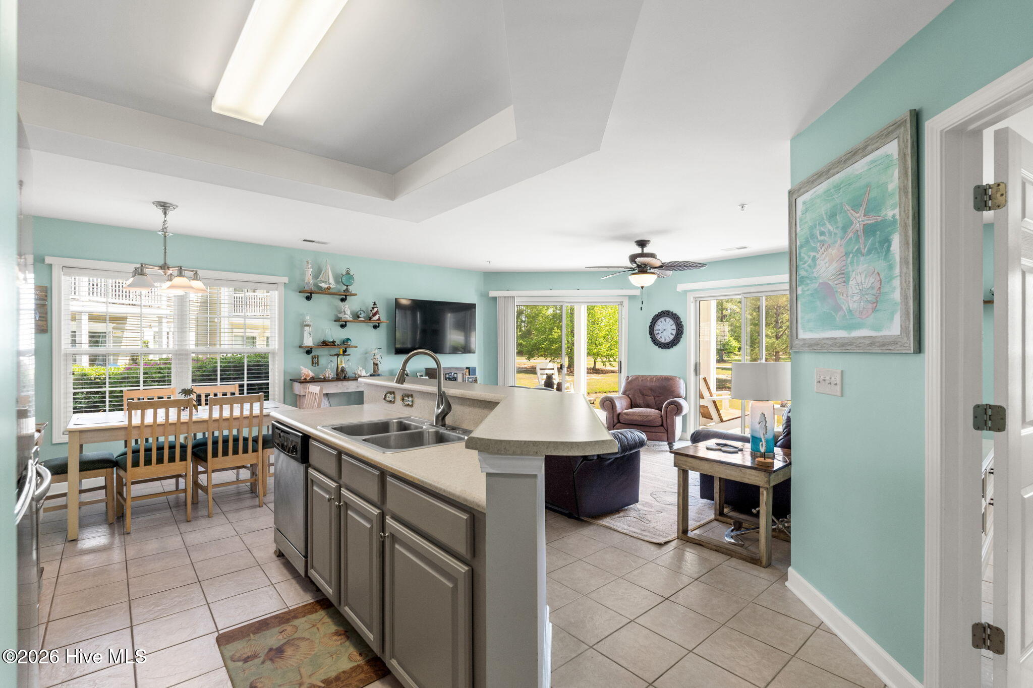 100567876 | Photo 13