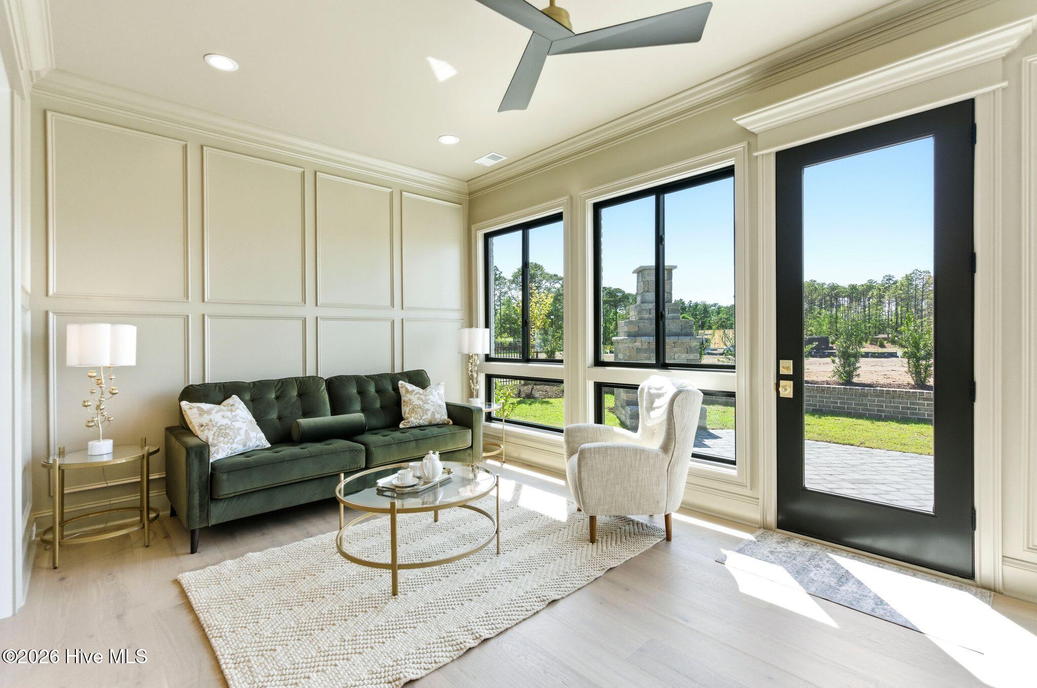 100570119 | Photo 17