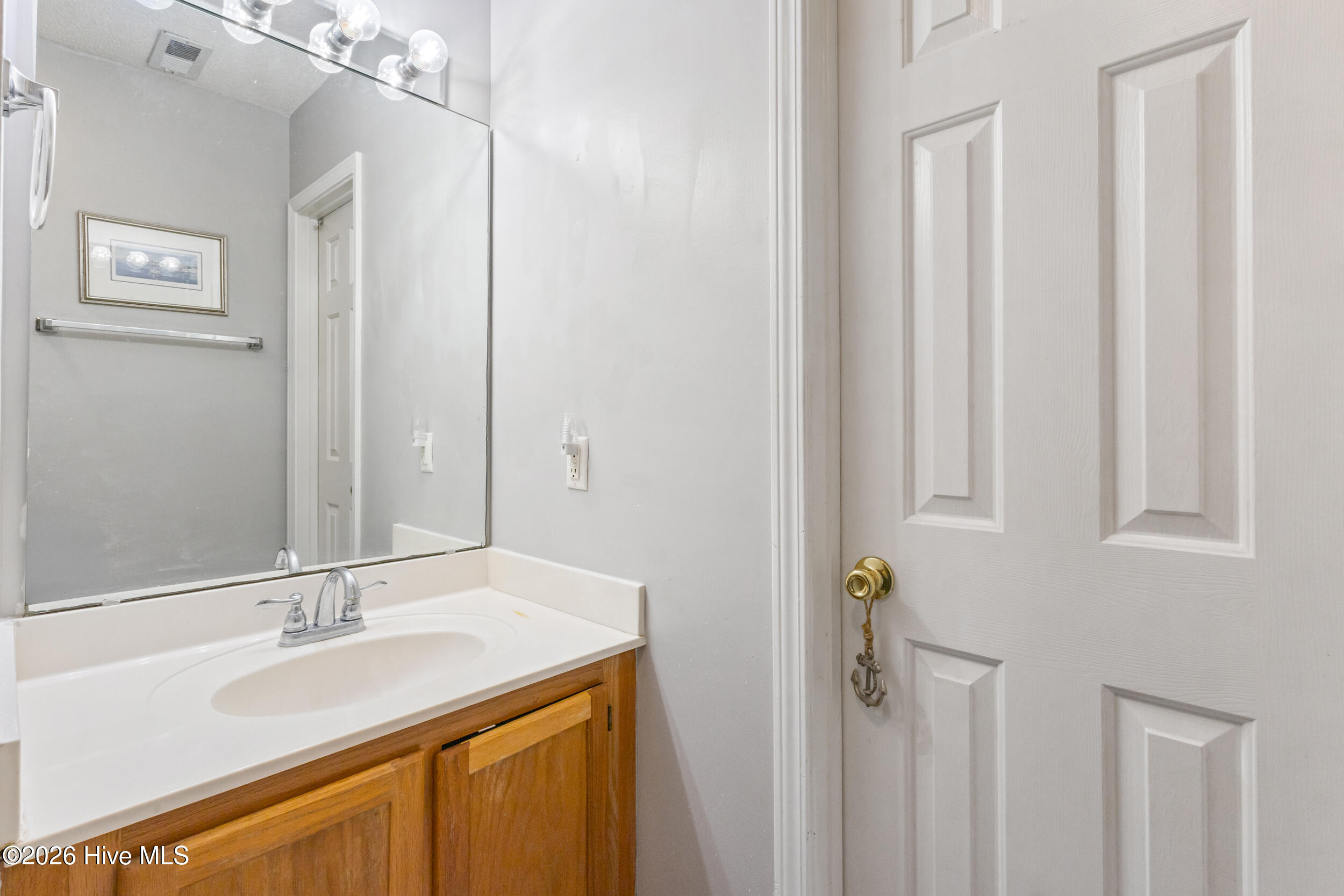 100555069 | Photo 23