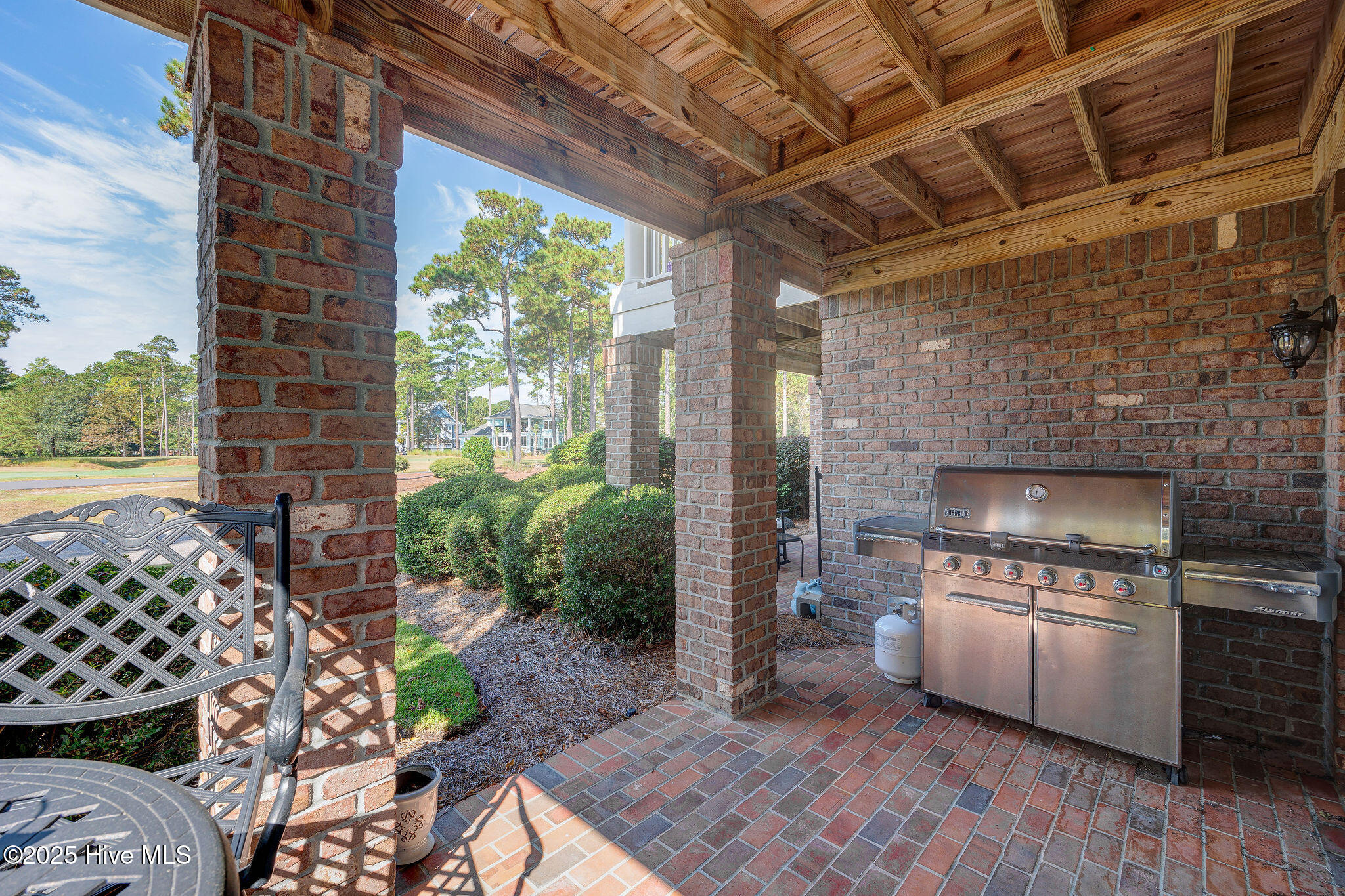 100533949 | Photo 45