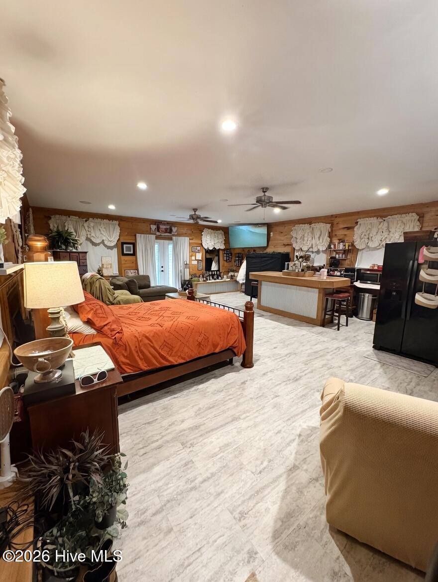 100563366 | Photo 32