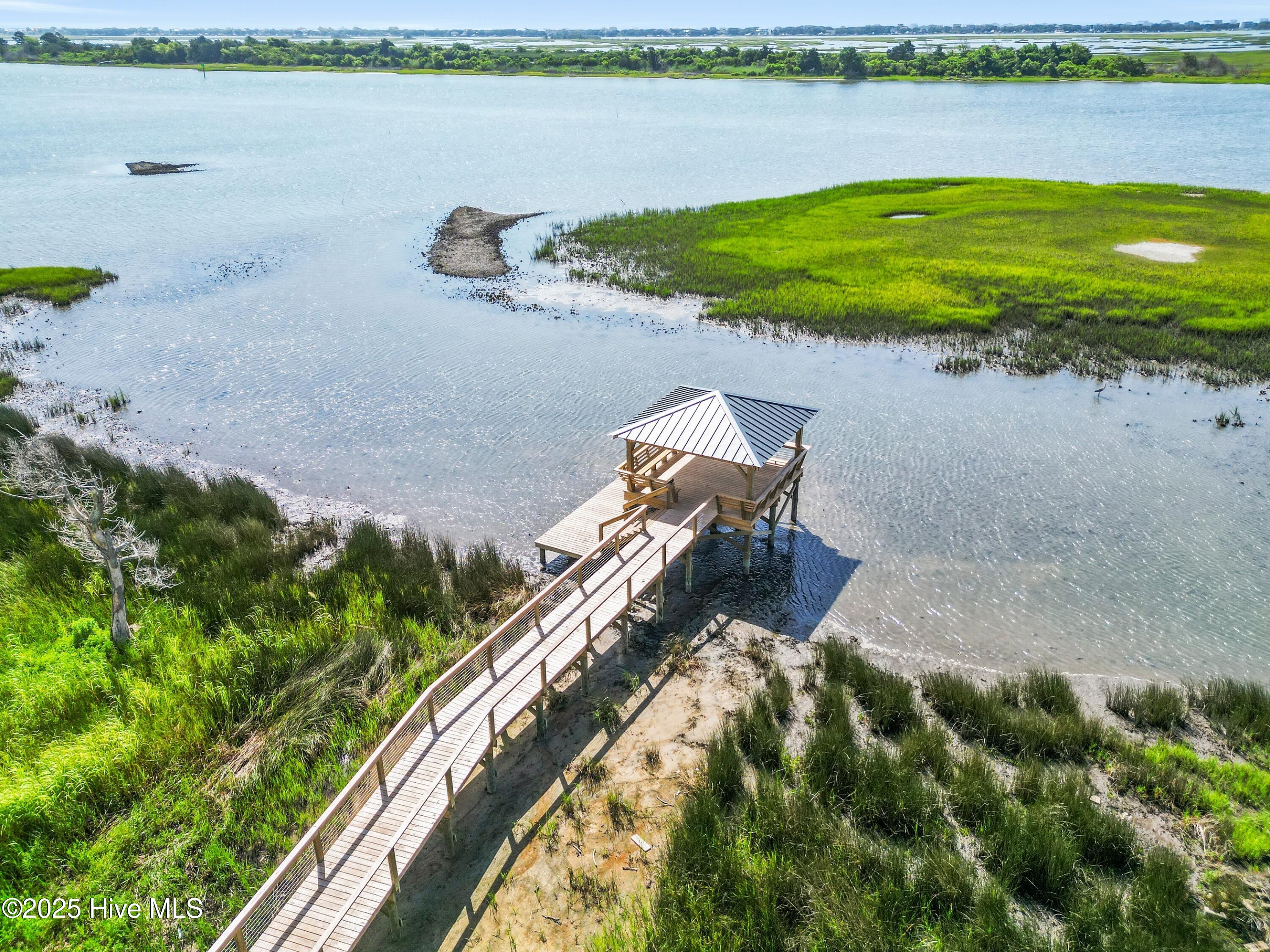 100490520 | Photo 48