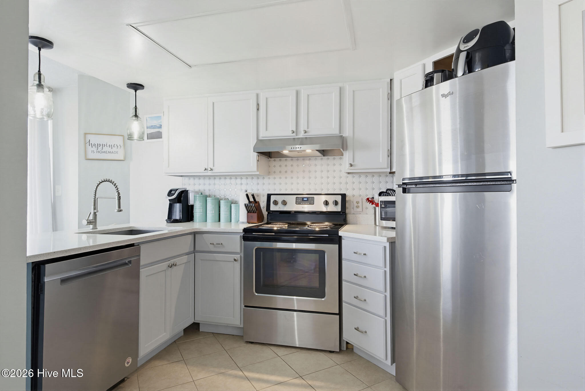 100569800 | Photo 16