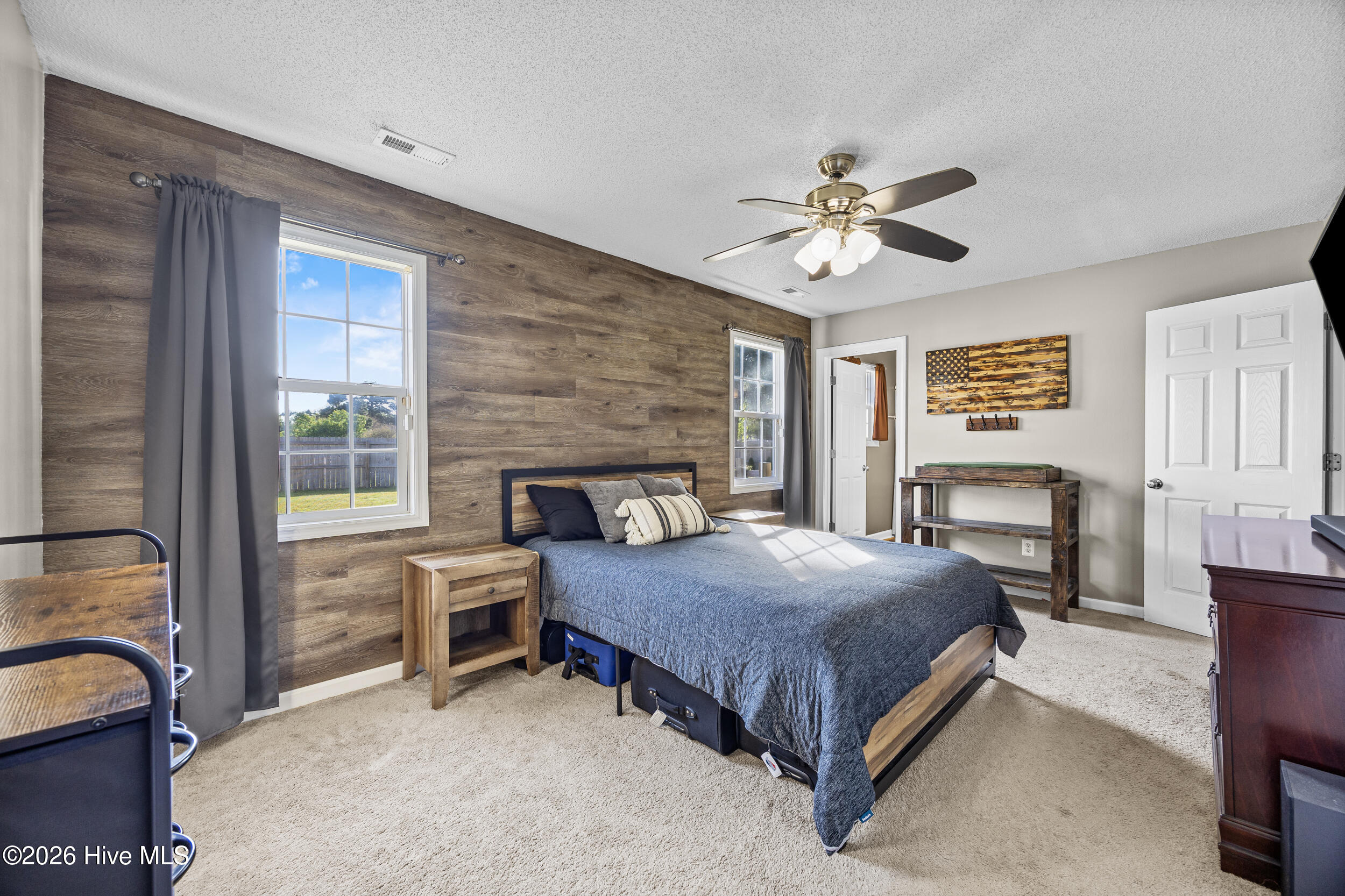 100566021 | Photo 13