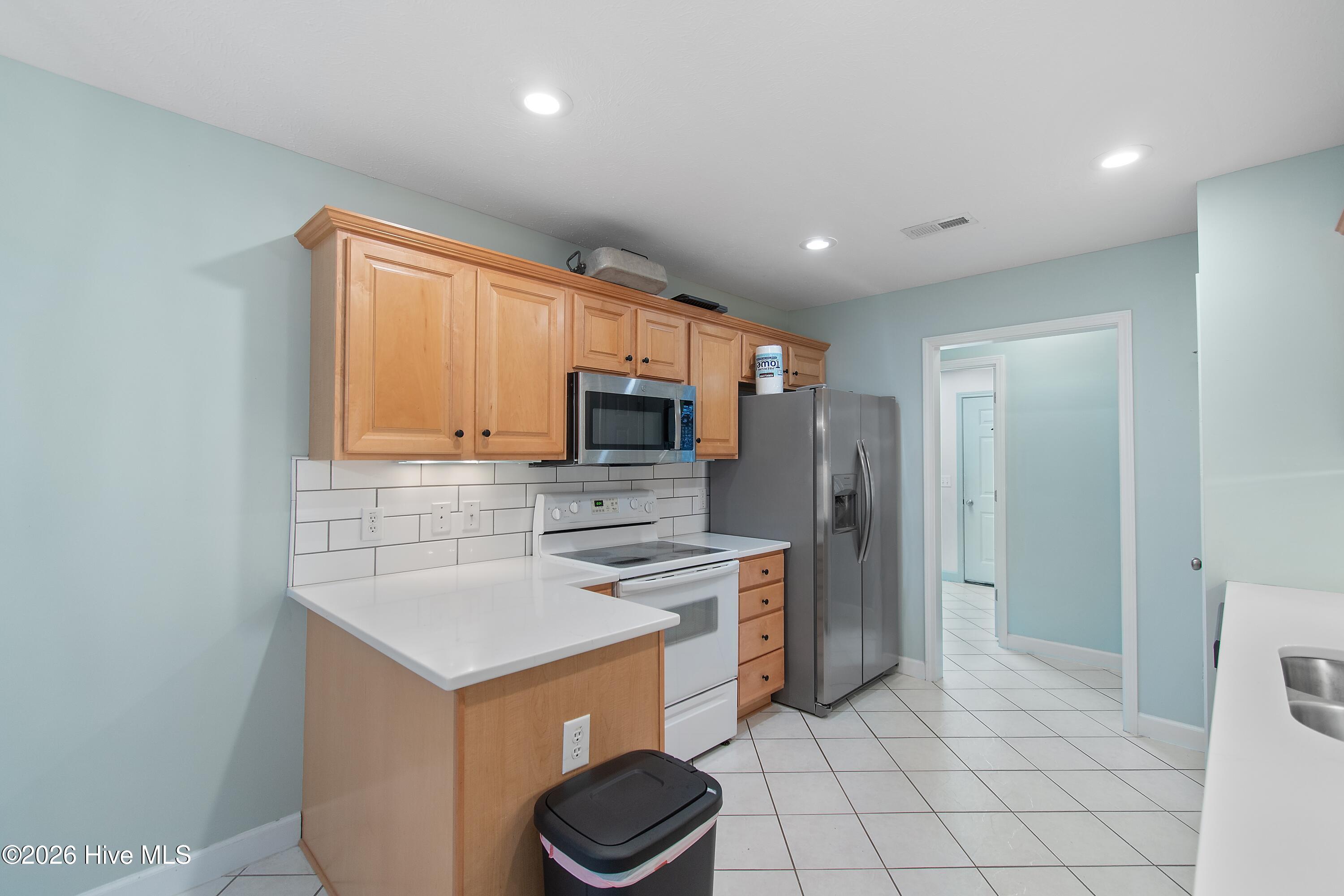 100570075 | Photo 14