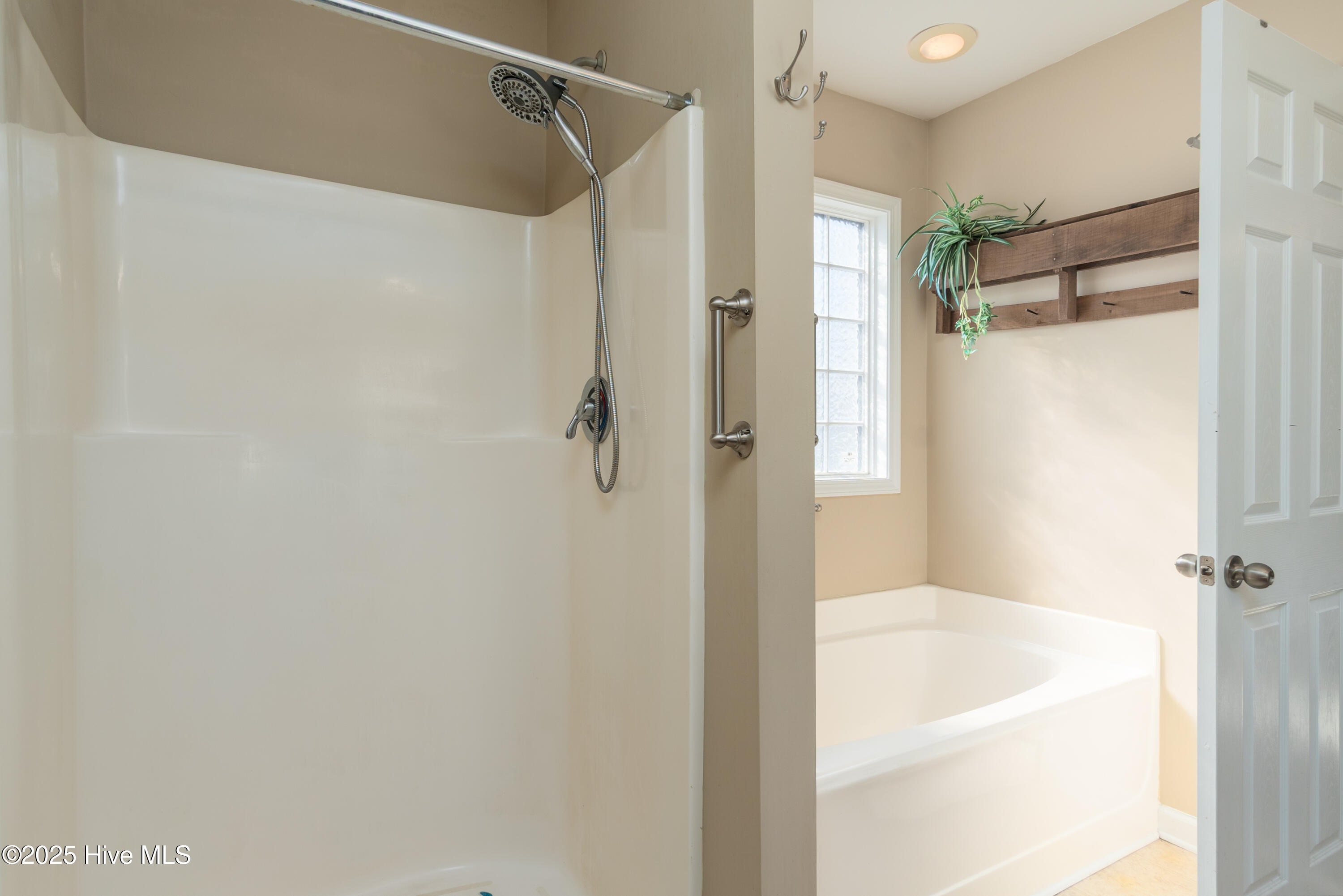 100542382 | Photo 29