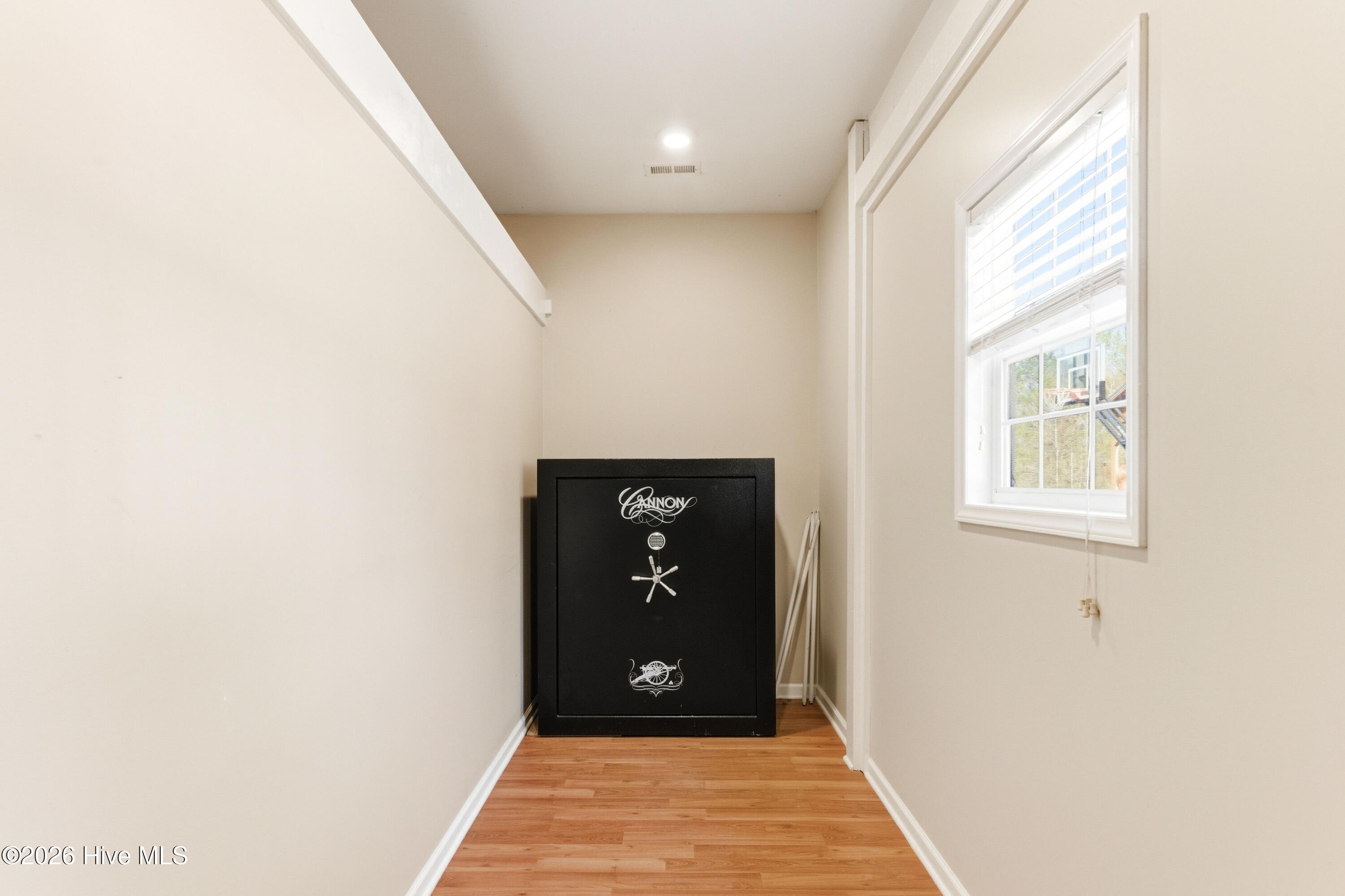 100564216 | Photo 43