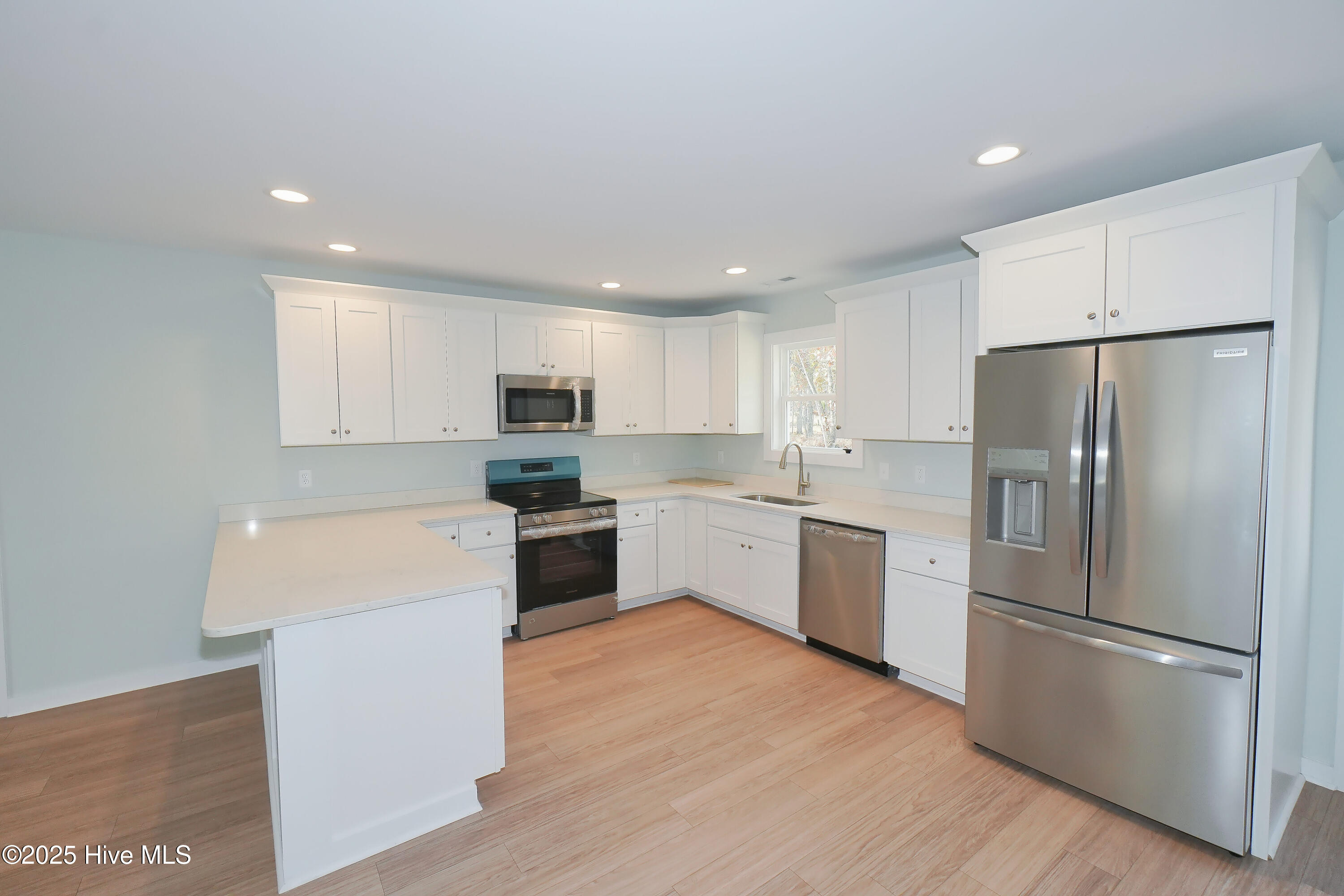 100545694 | Photo 10