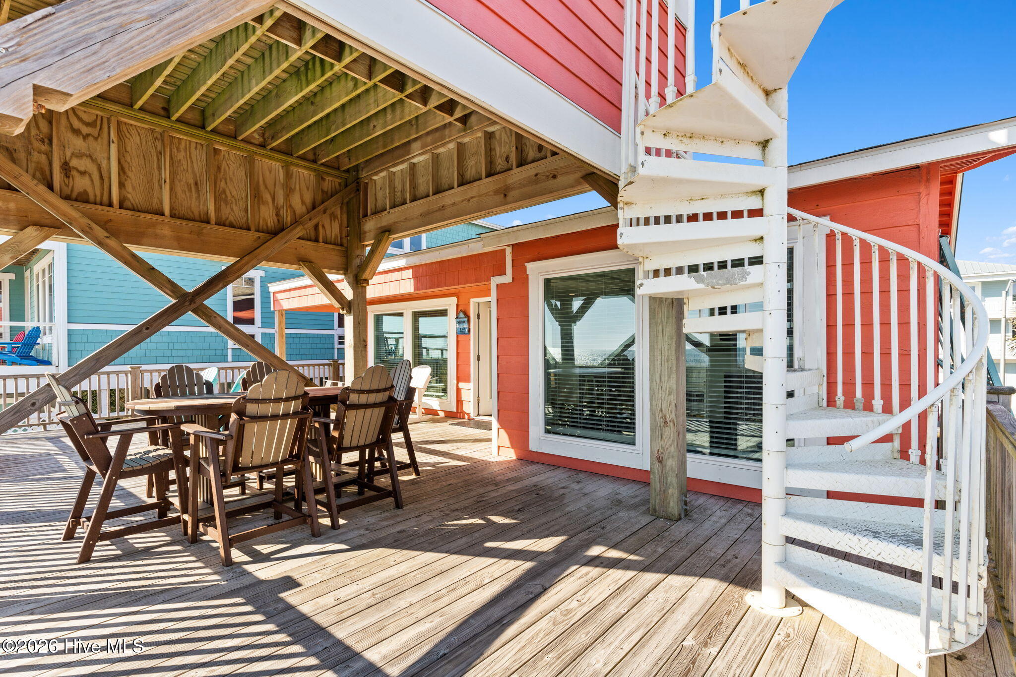 100552493 | Photo 47