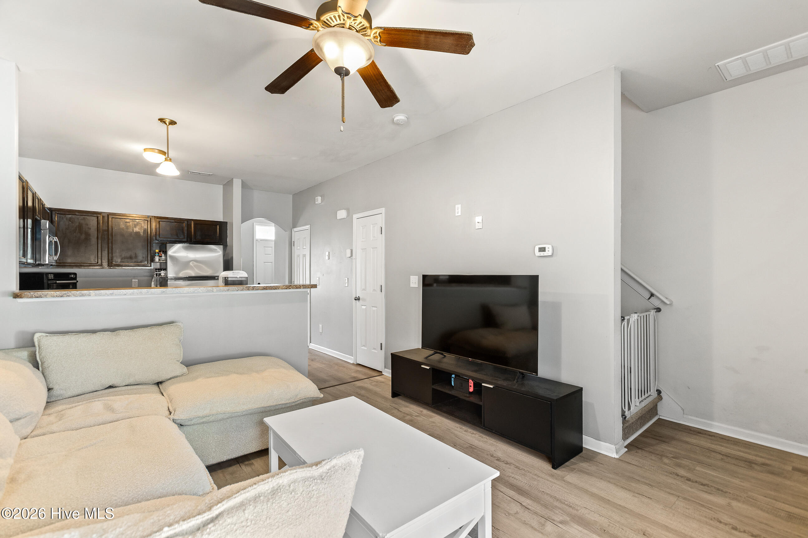 100561712 | Photo 10