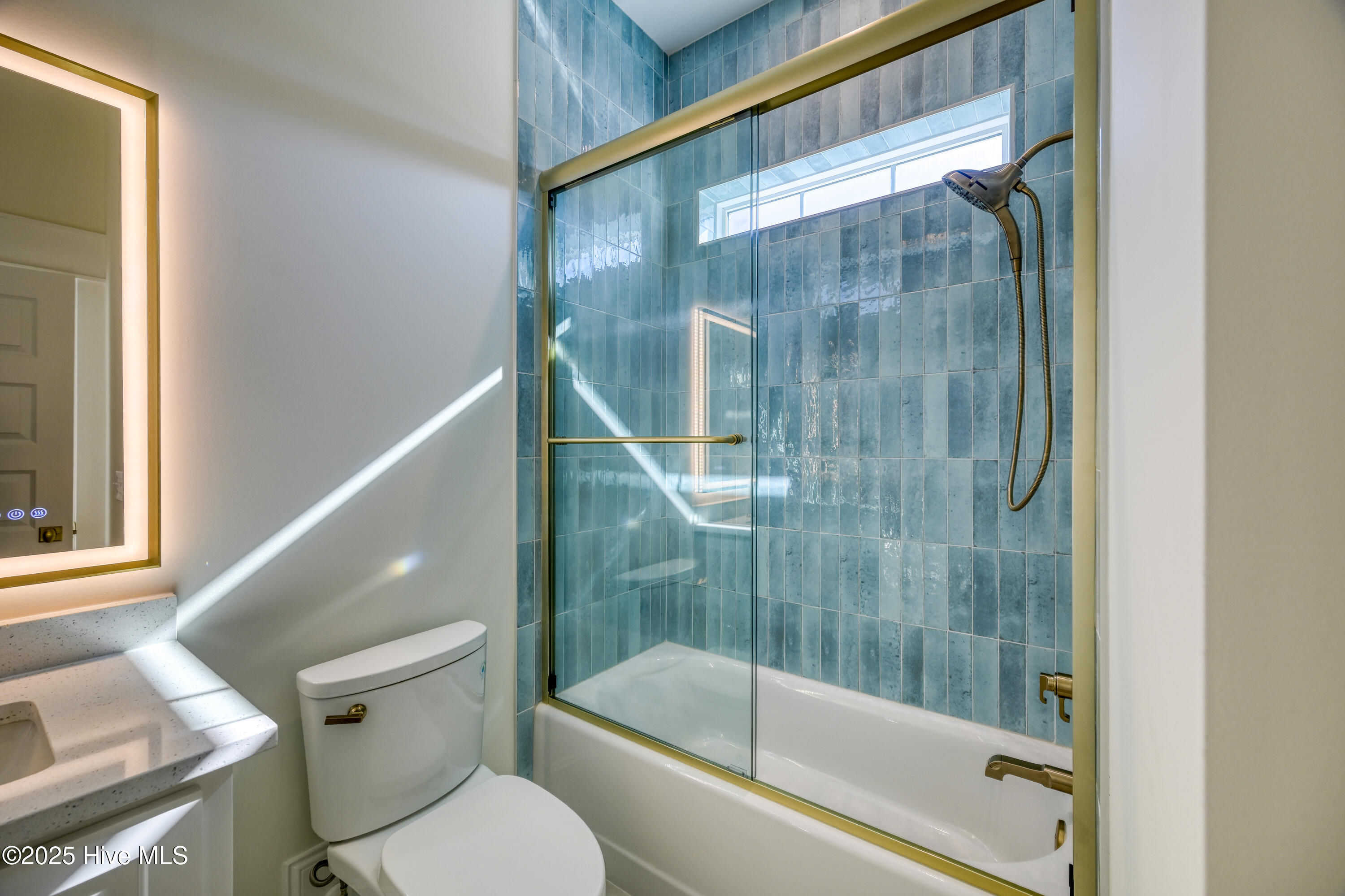 100516070 | Photo 51