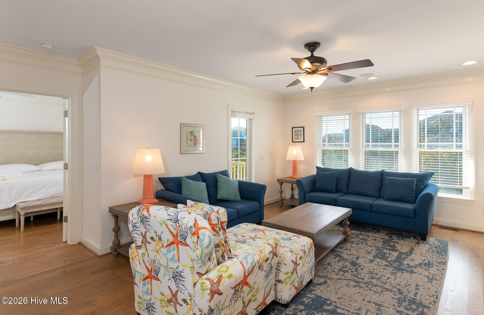 100562037 | Photo 21