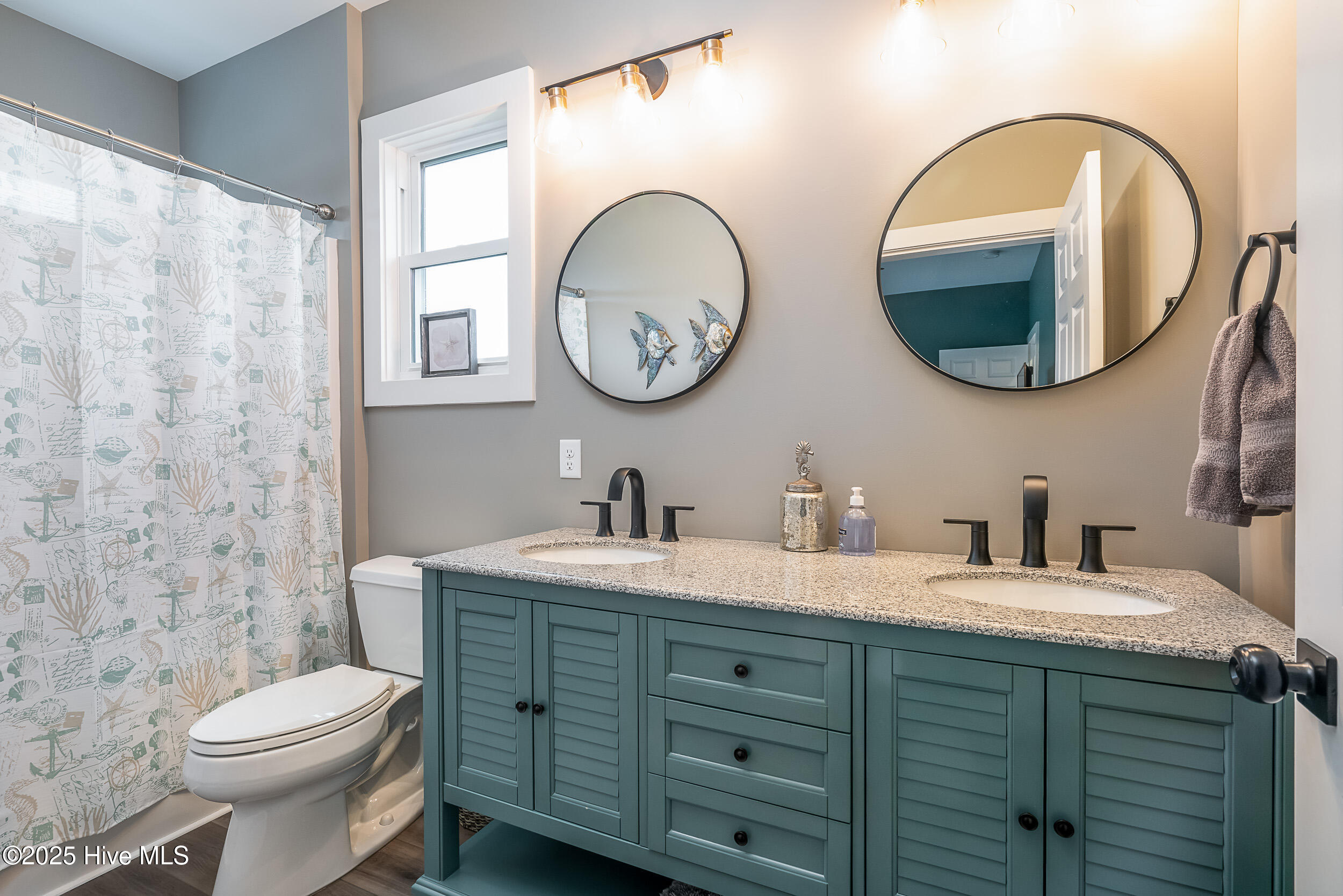 100524208 | Photo 19