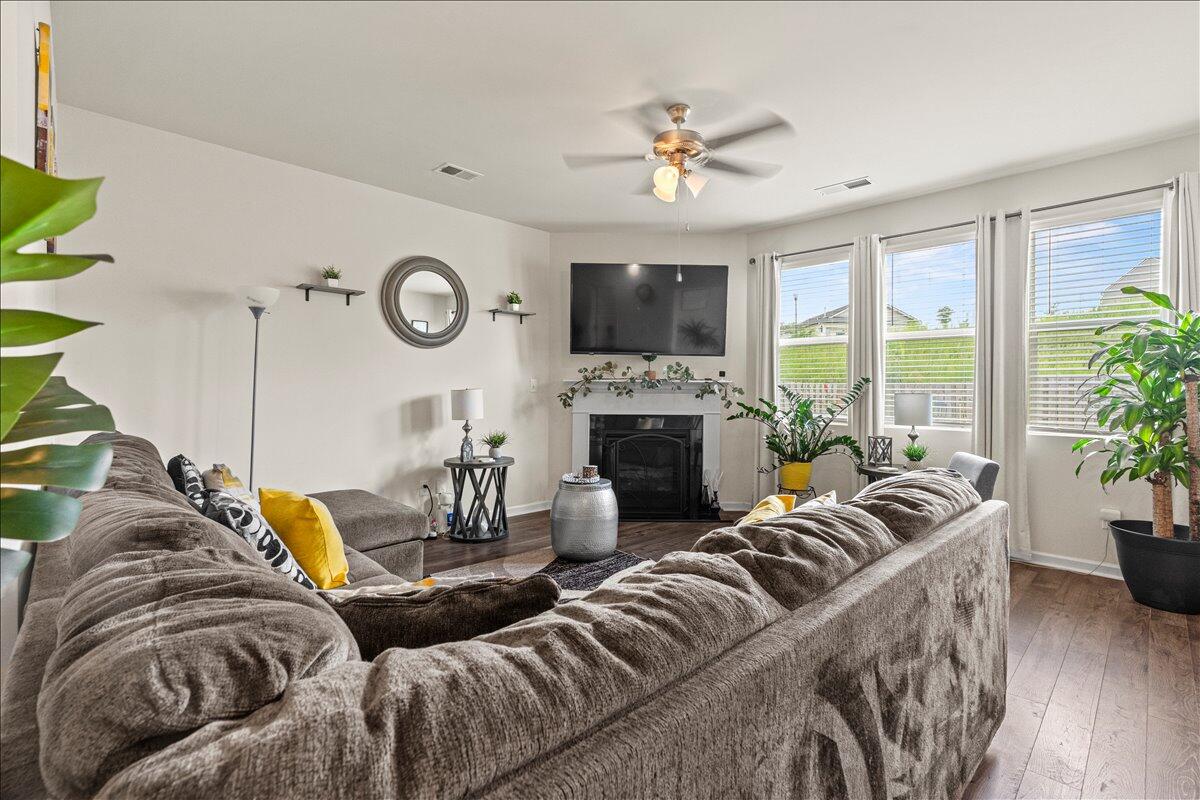 08-Living Room