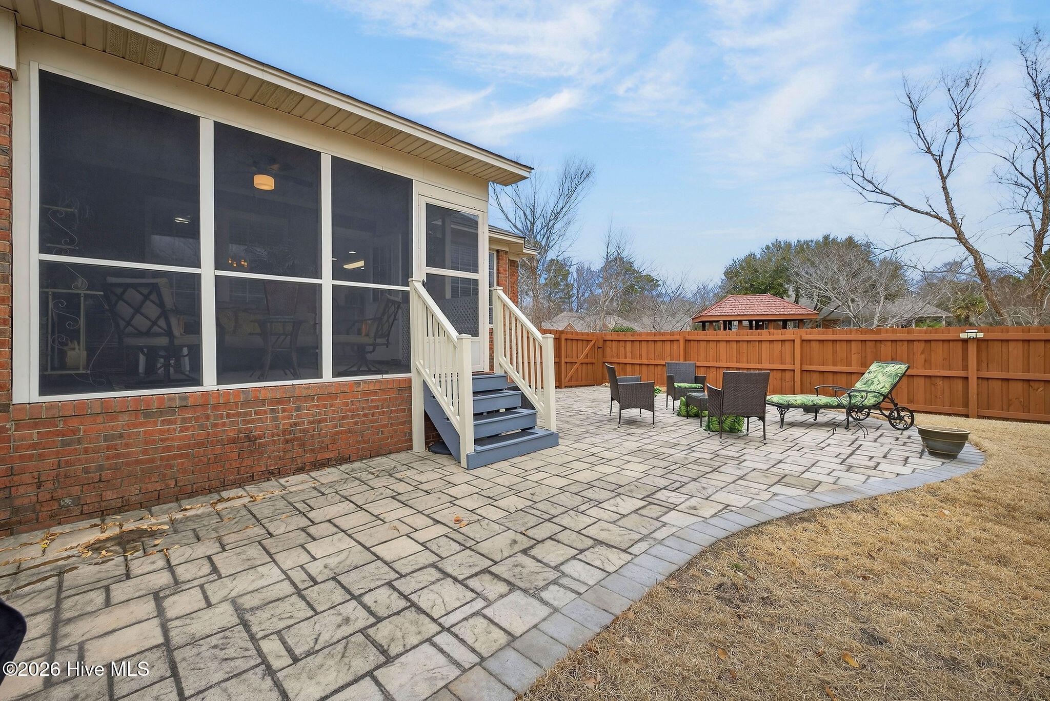 100557092 | Photo 45