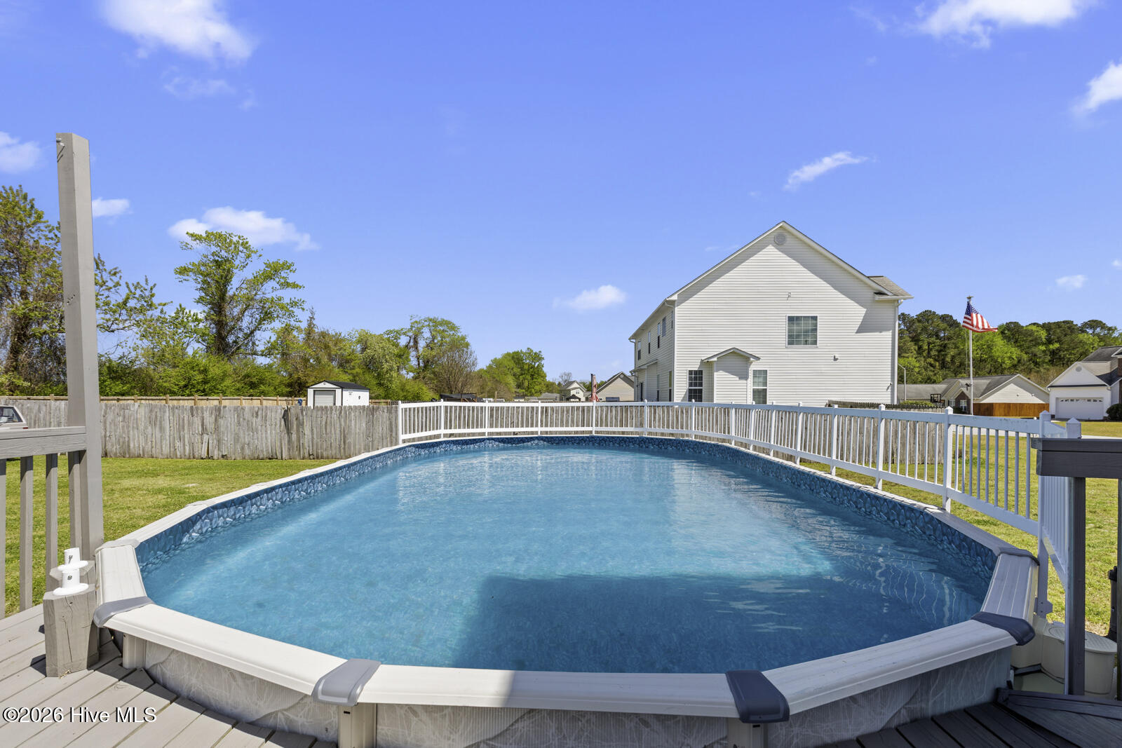 100564788 | Photo 35