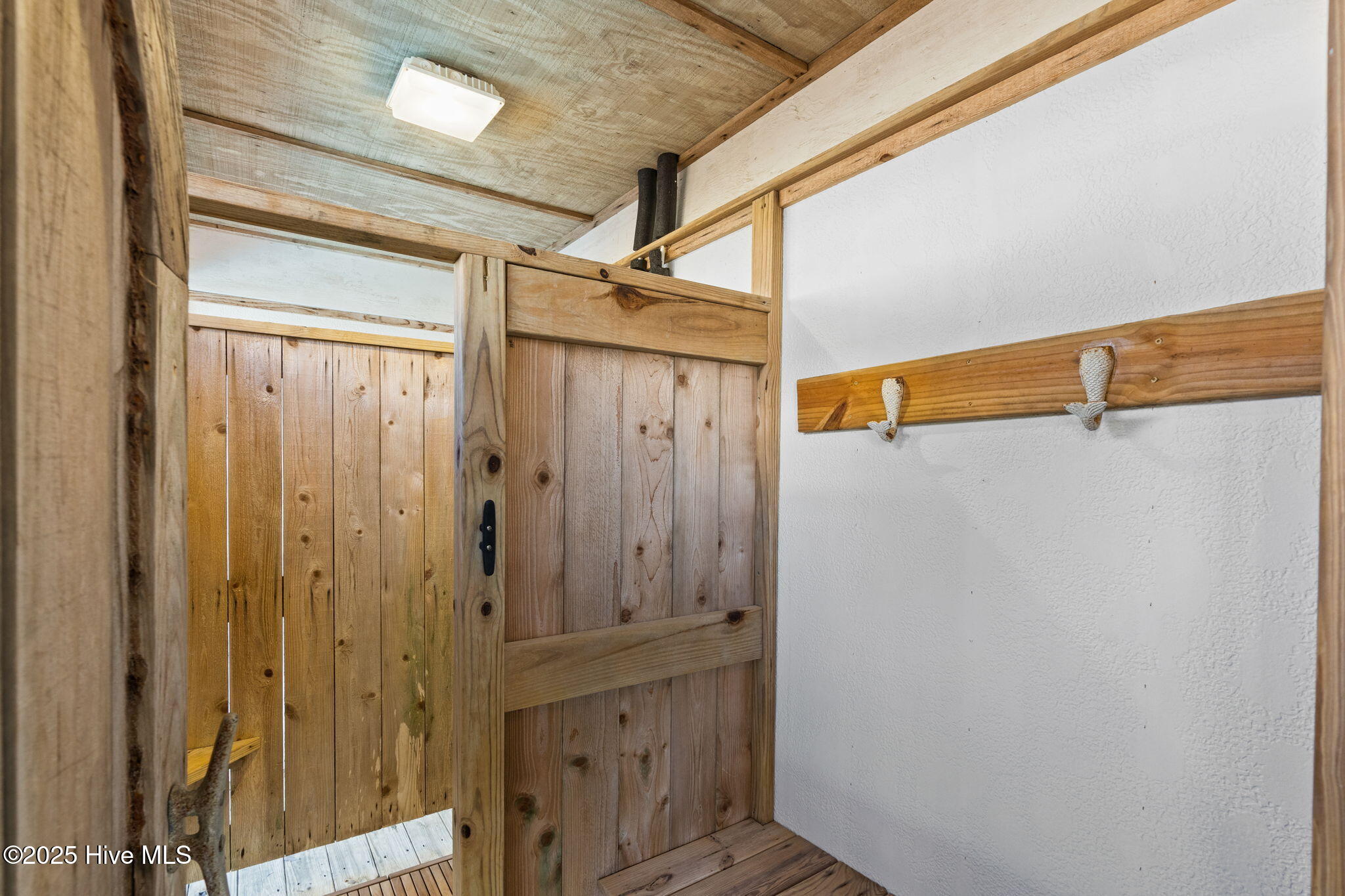 100535971 | Photo 55