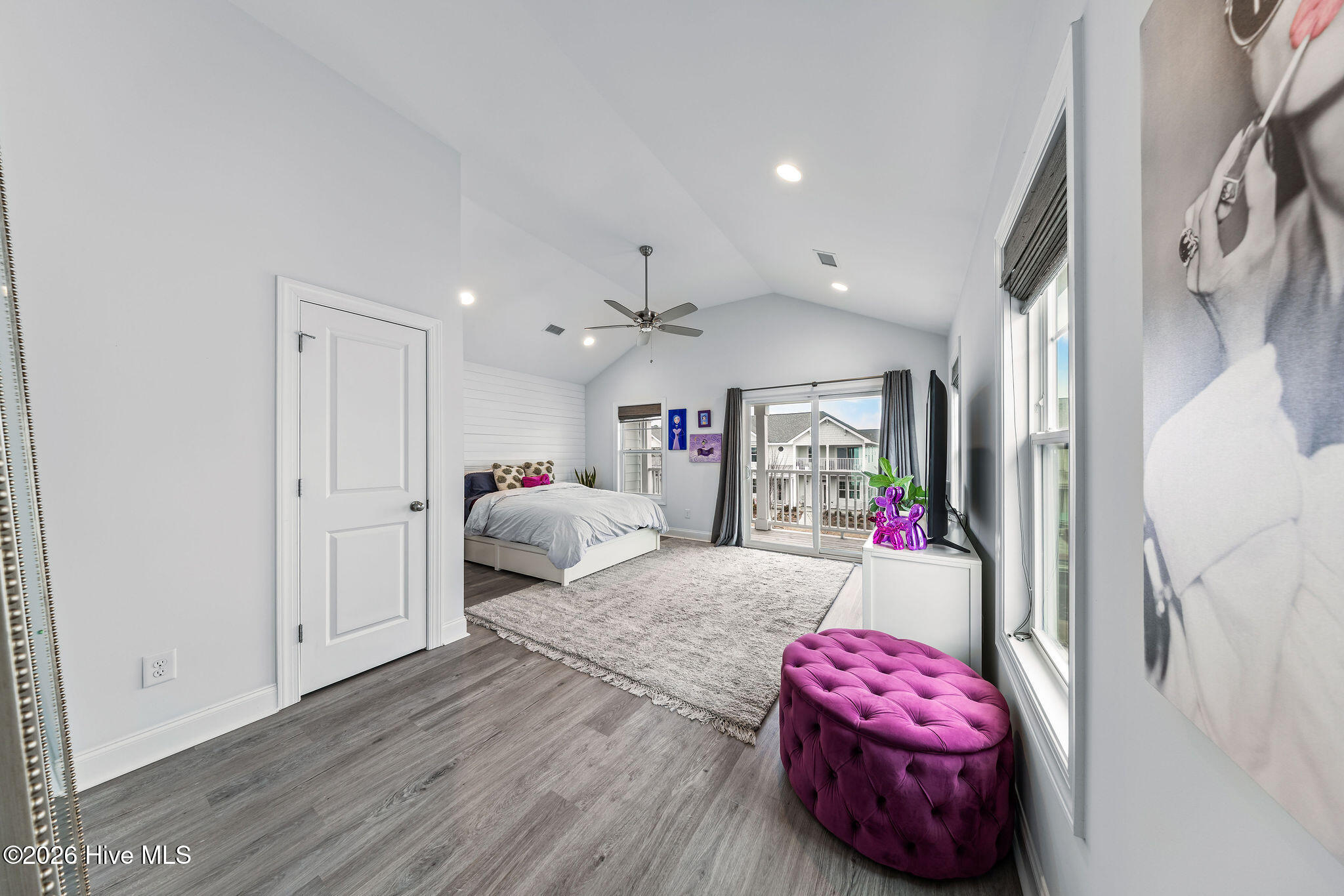 100558472 | Photo 18