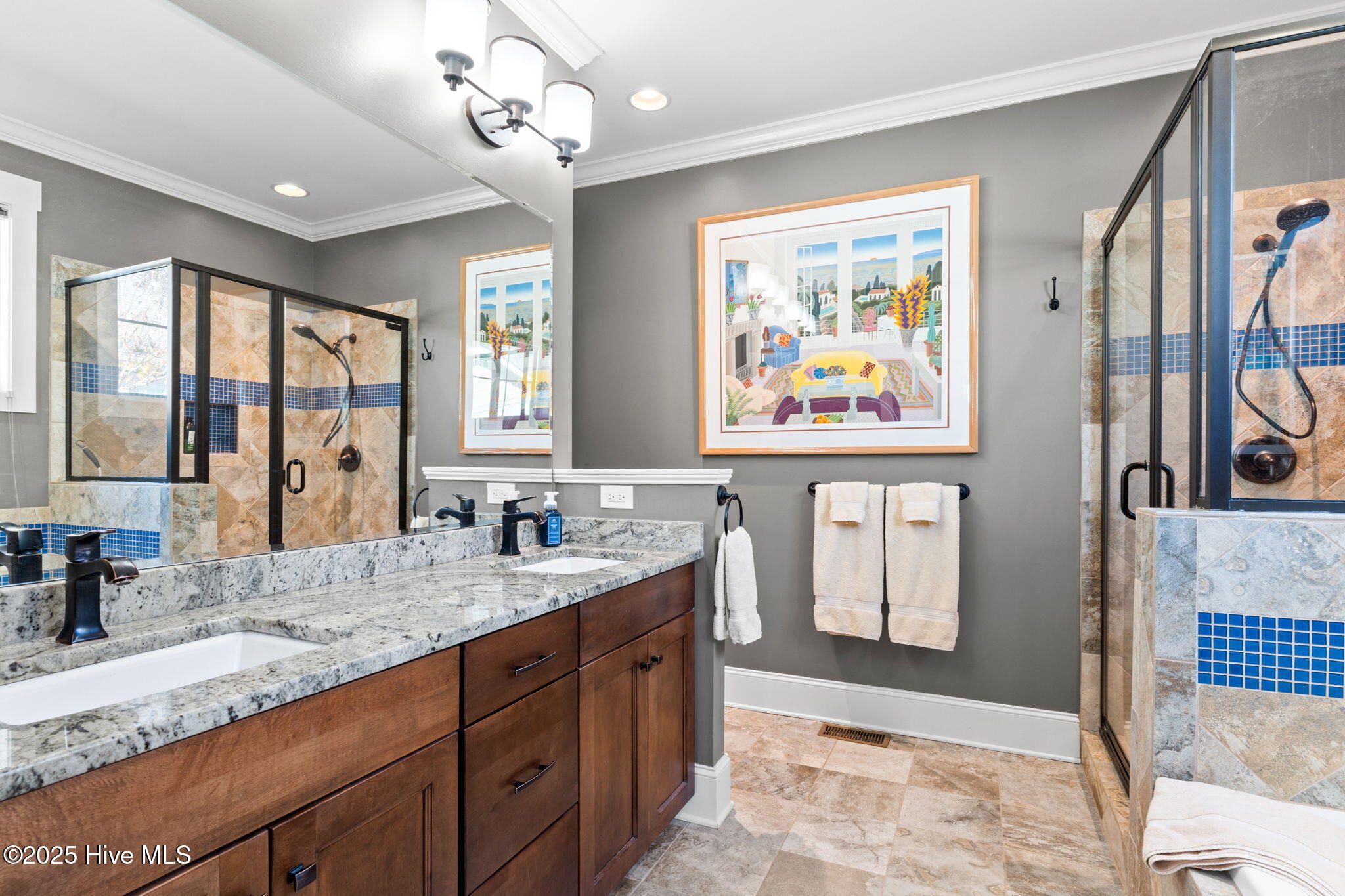 100541992 | Photo 39