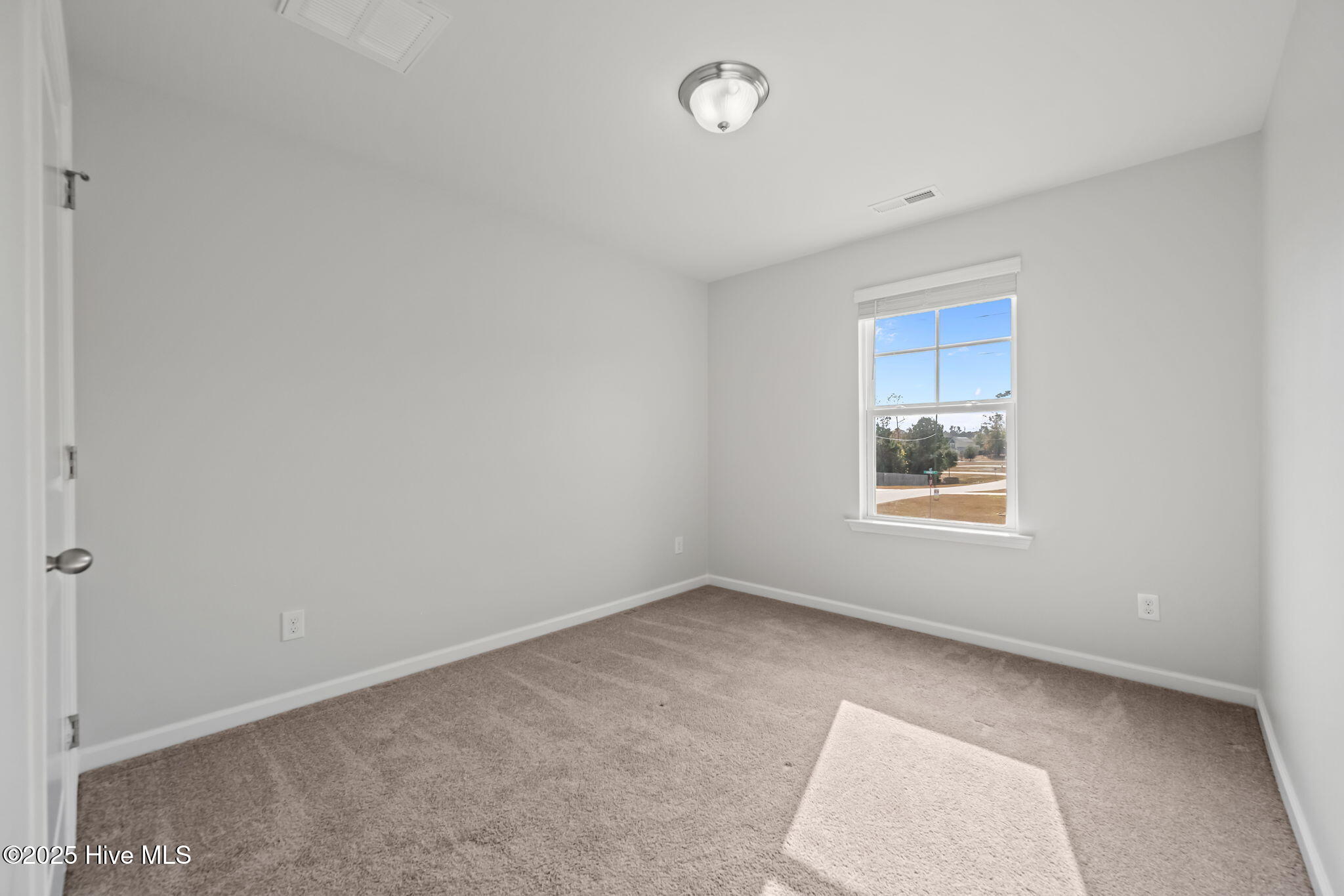 100536149 | Photo 24