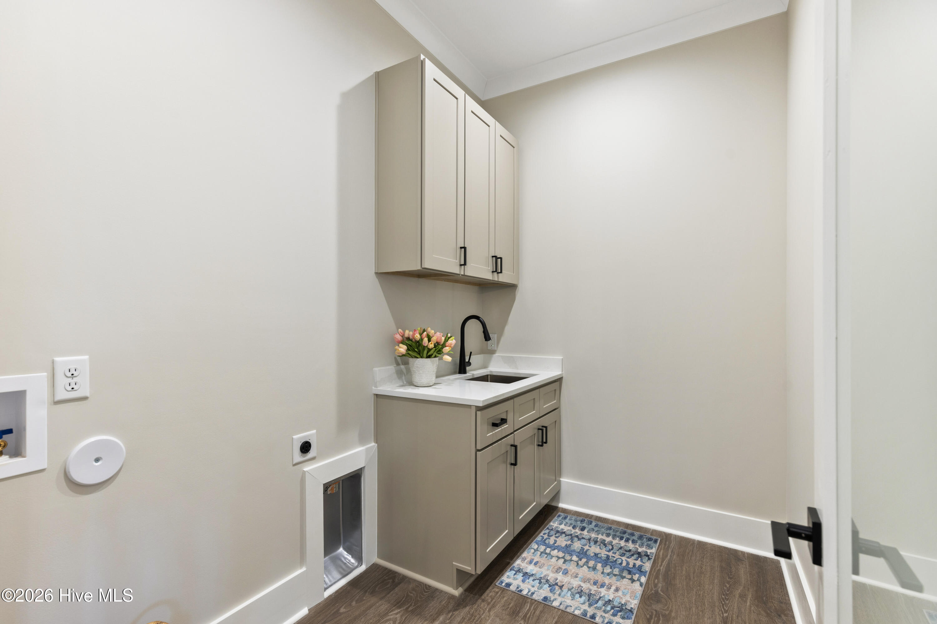 100537475 | Photo 43