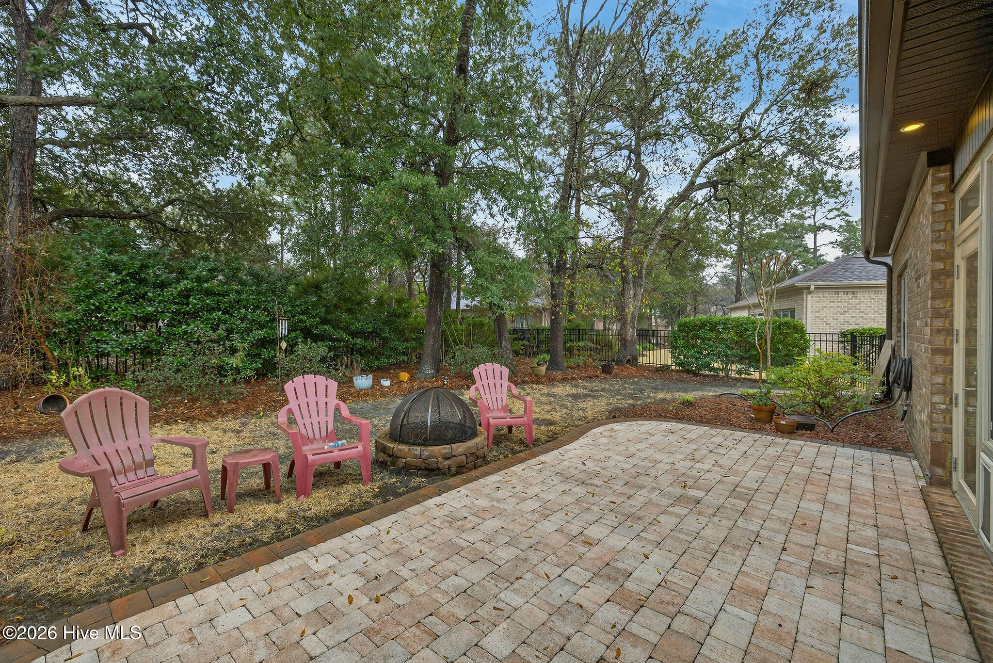 100557341 | Photo 42