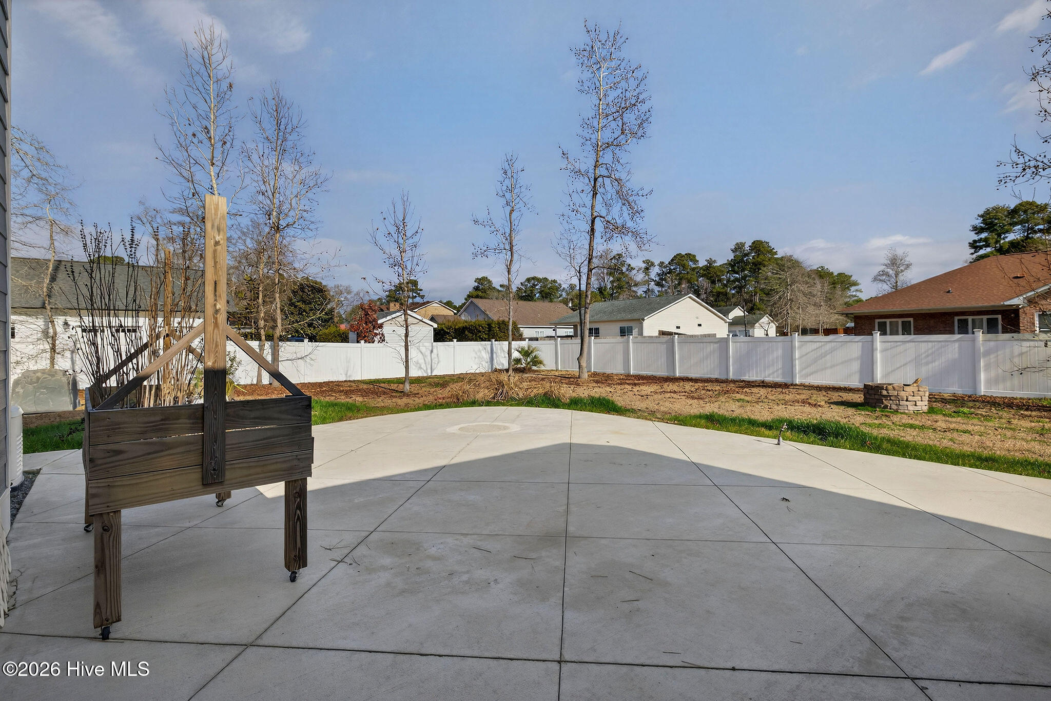 100548993 | Photo 35