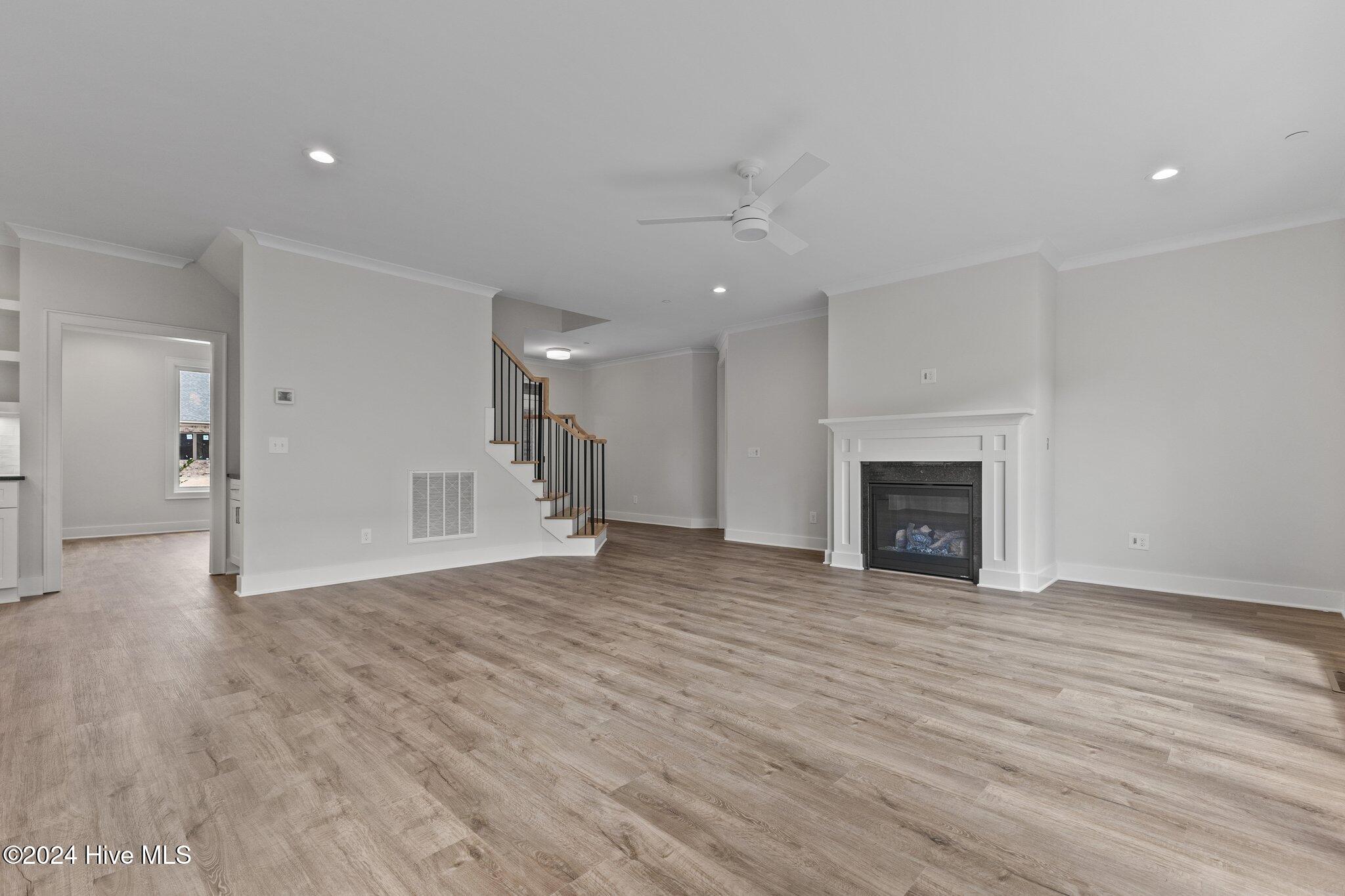 19-web-or-mls-707A3304