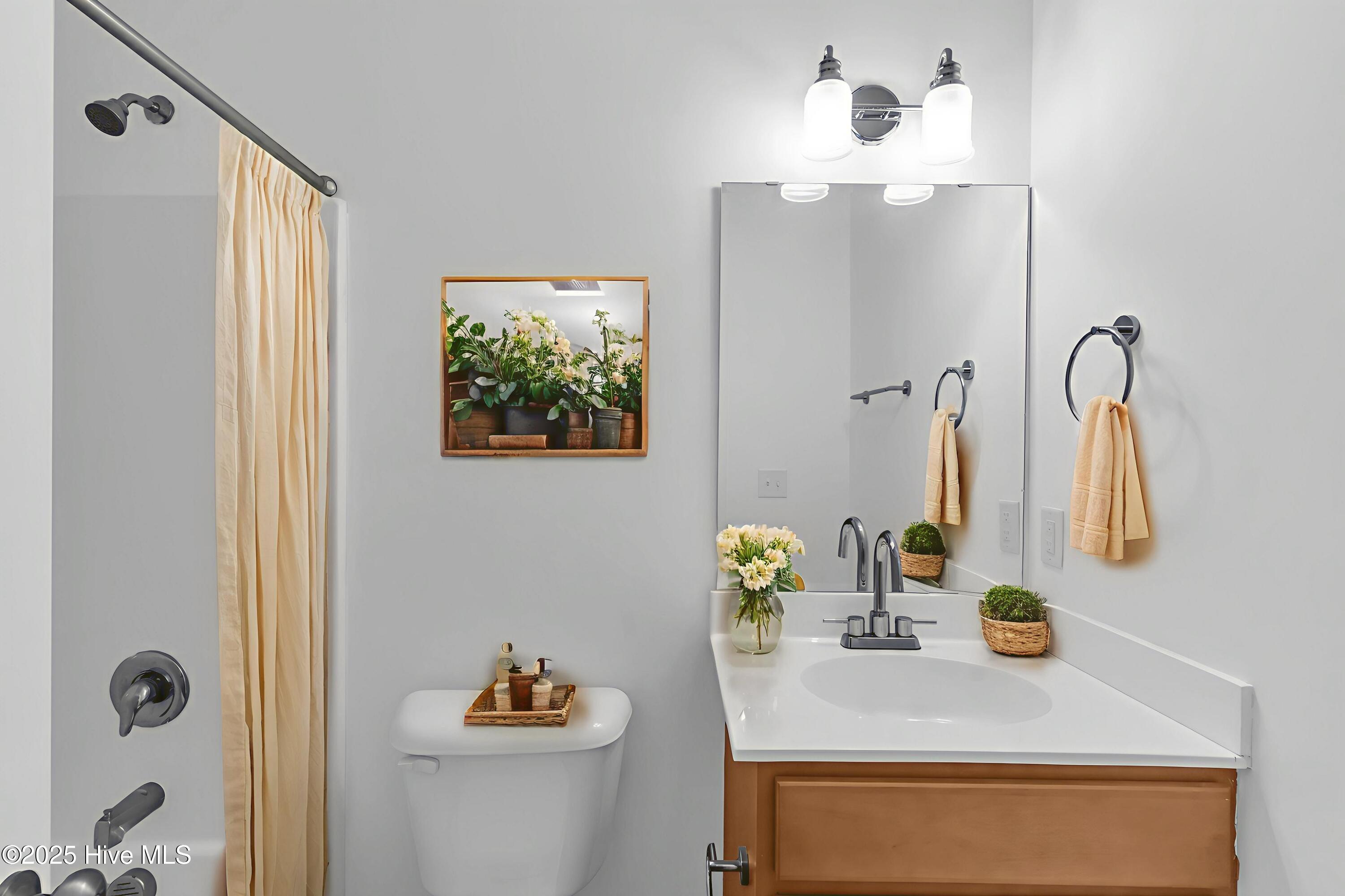 100549260 | Photo 30