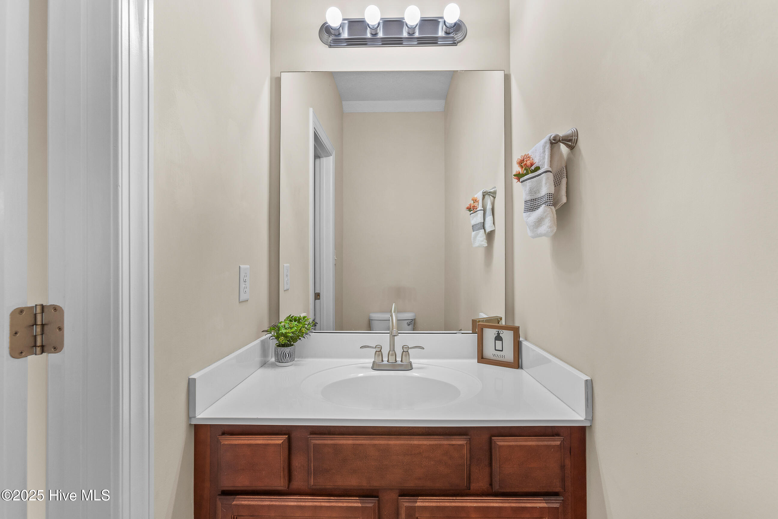 324 Catamaran Road, Swansboro, NC 28584 – photo 13: Half Bath
