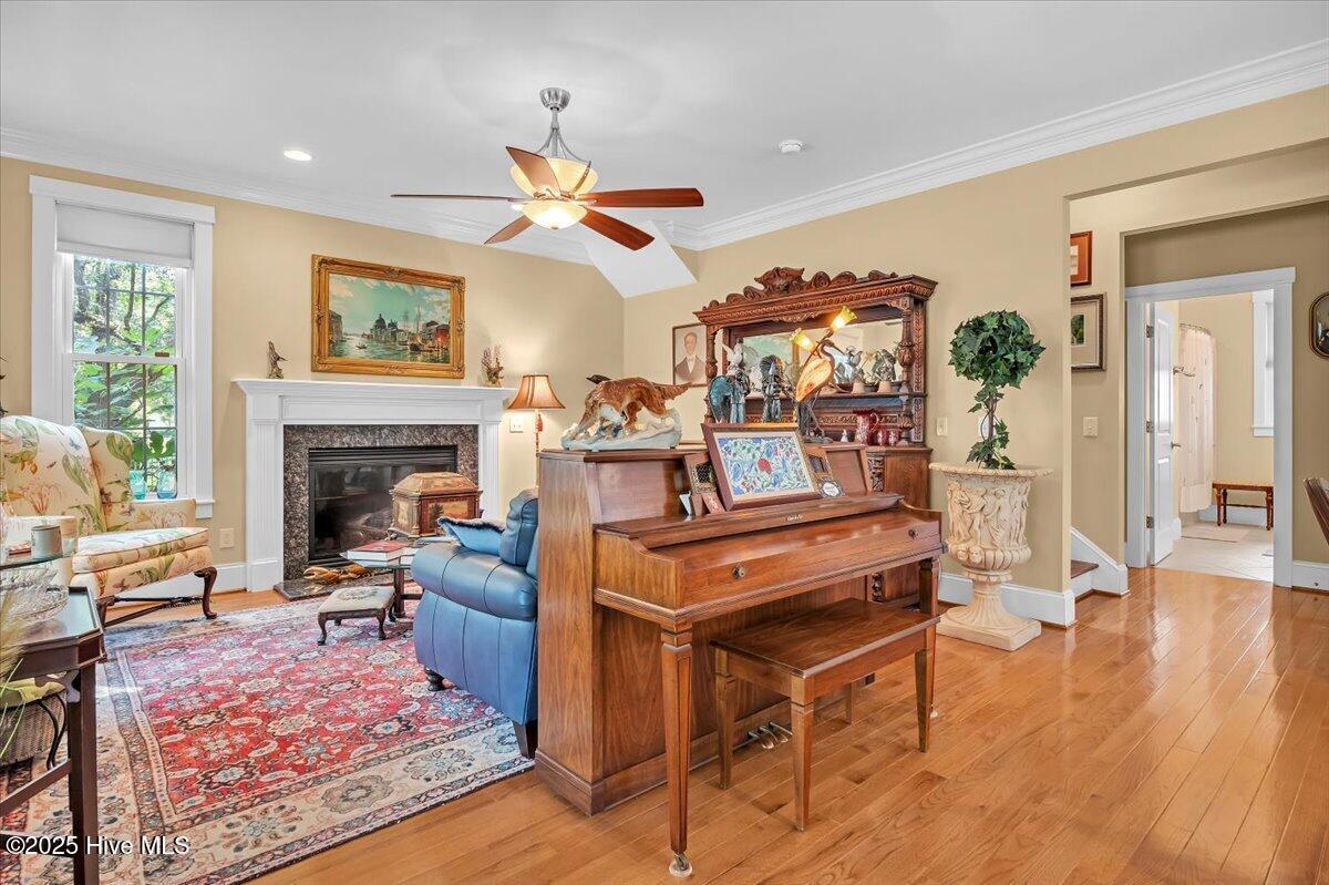 100516766 | Photo 12