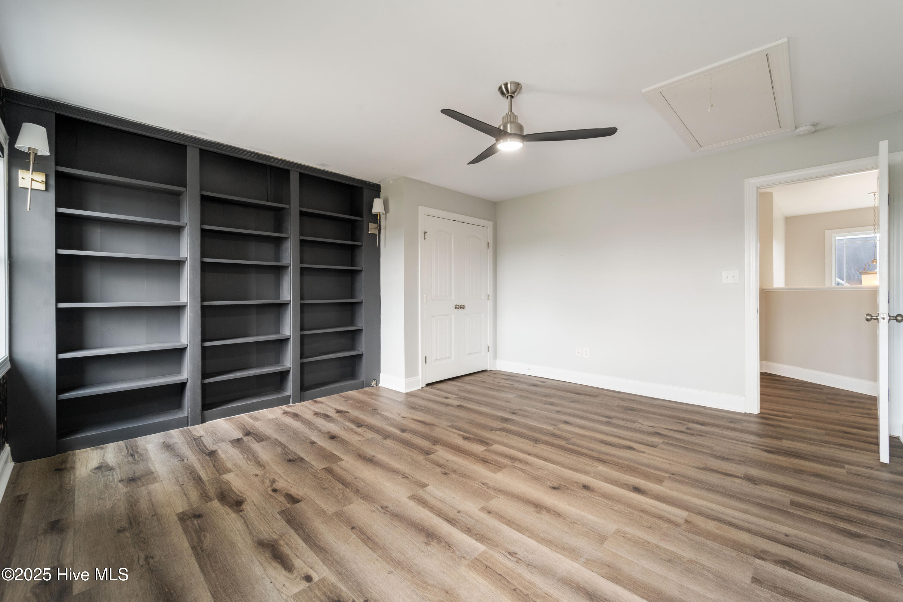 100525842 | Photo 69