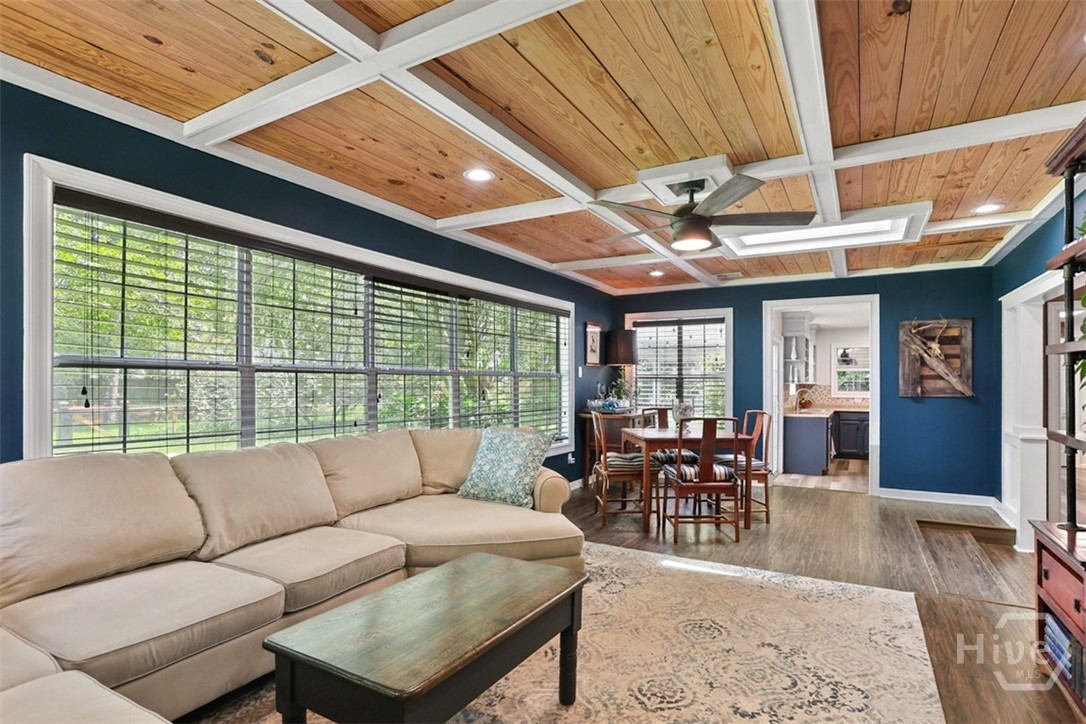 10 W Sagebrush Lane