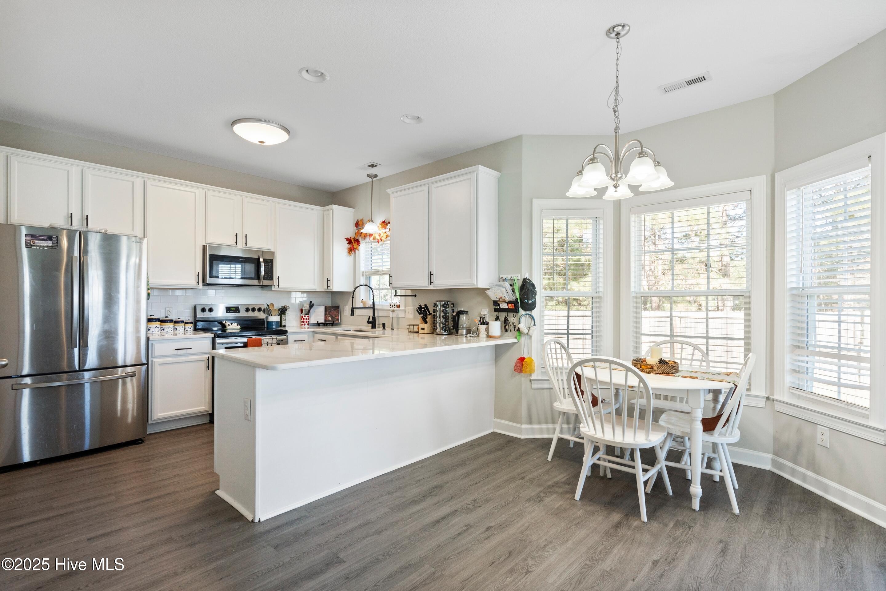 100539987 | Photo 13