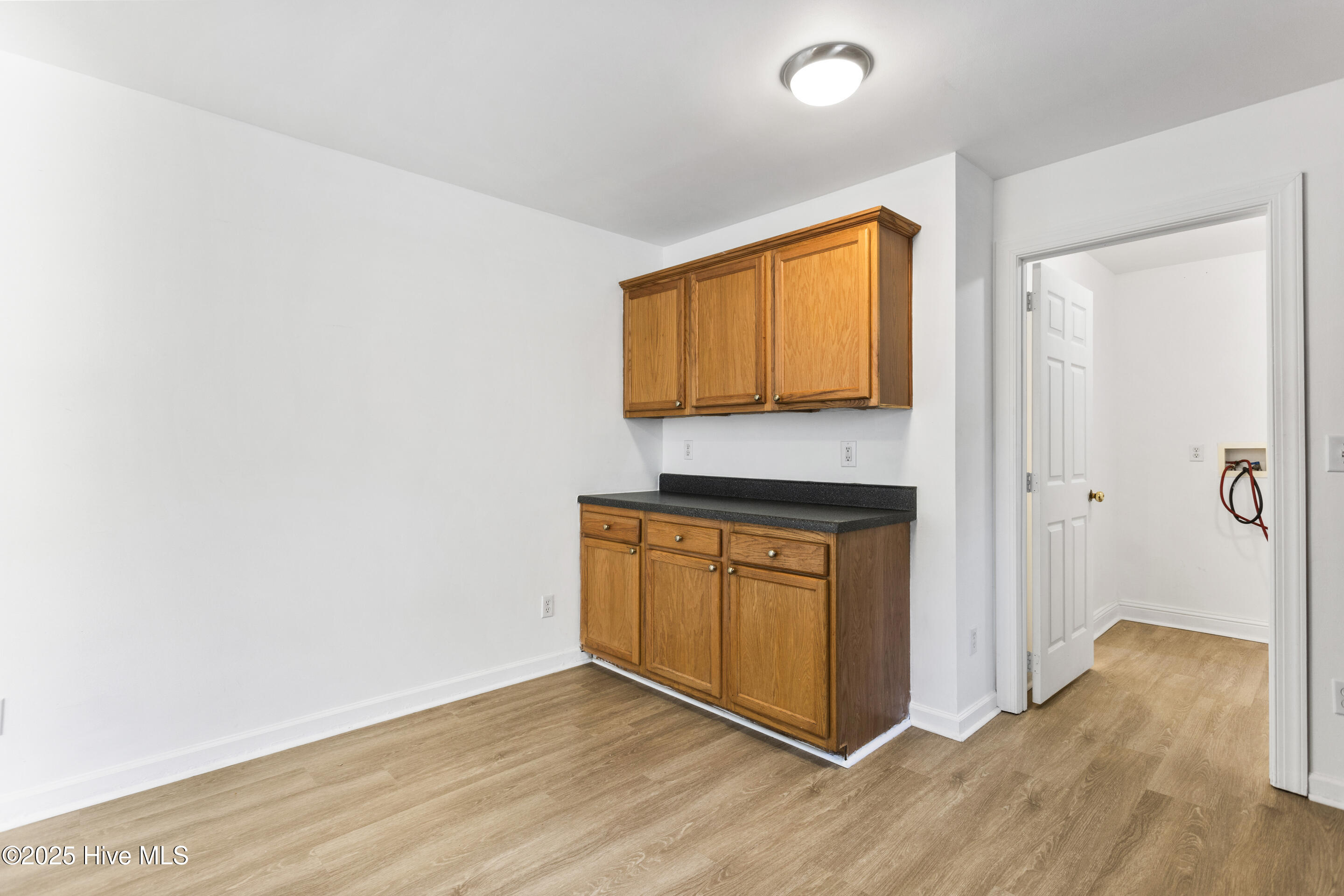 100548338 | Photo 12