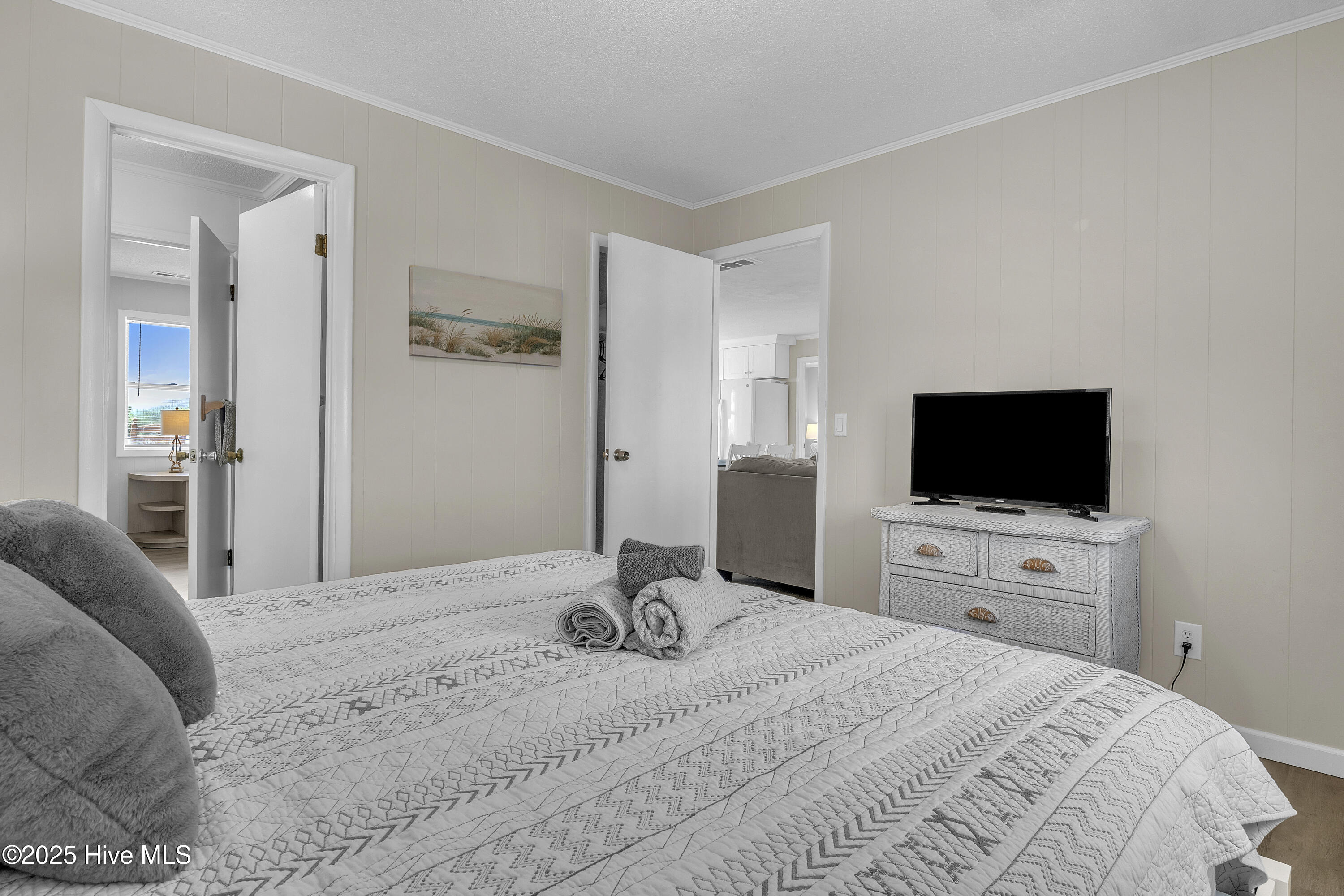 100545312 | Photo 34