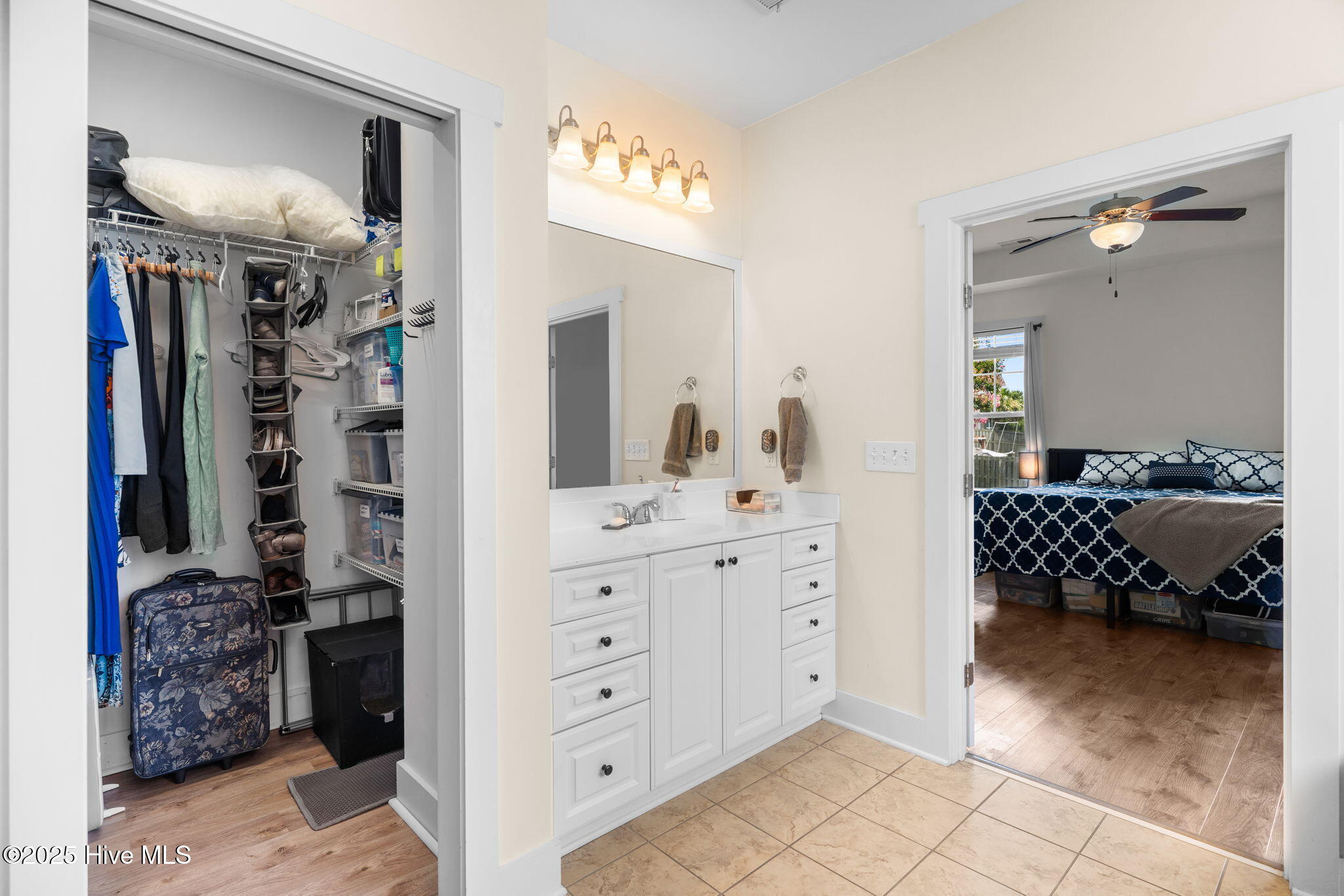 100550078 | Photo 29