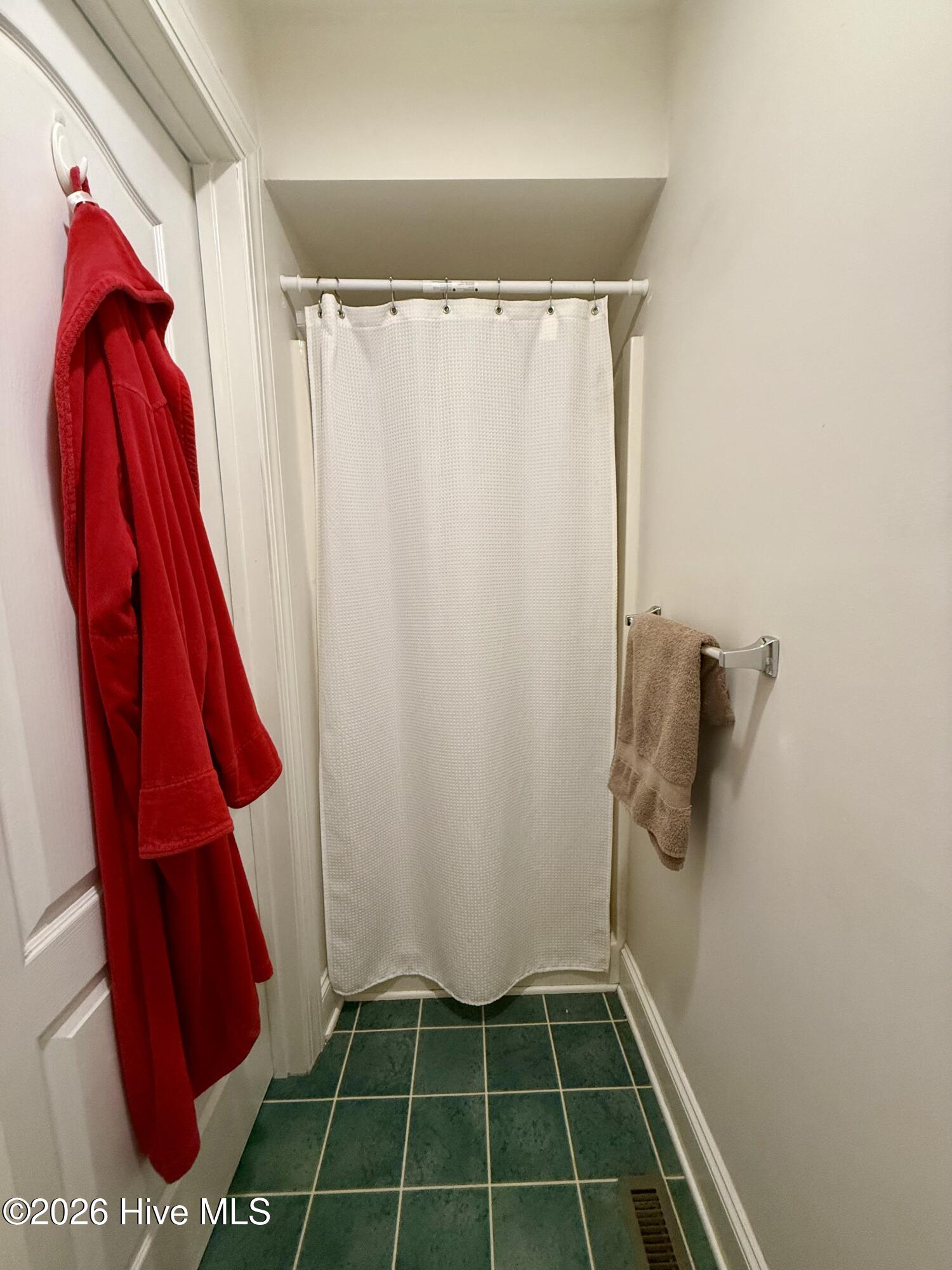 Laundry Room With full Bathroom